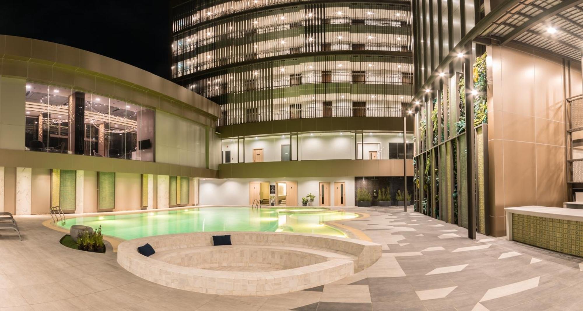 Hotel Jasmine Sriracha 4*