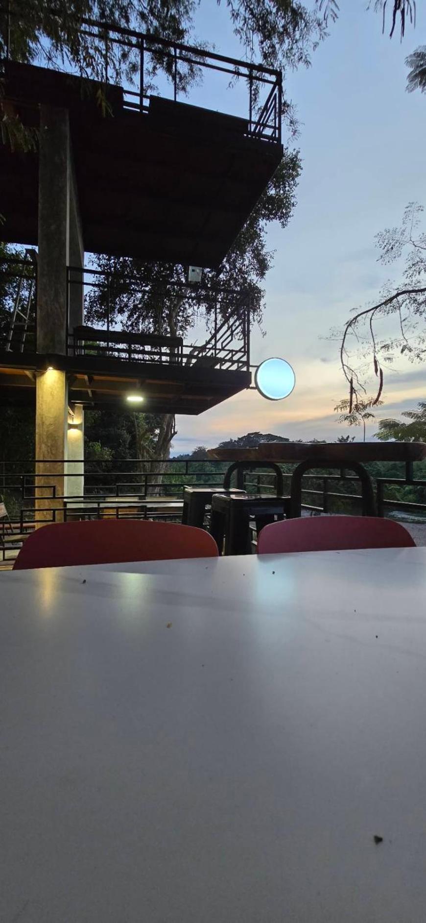 Baan Naratawan Bed & Breakfast Suan Phueng