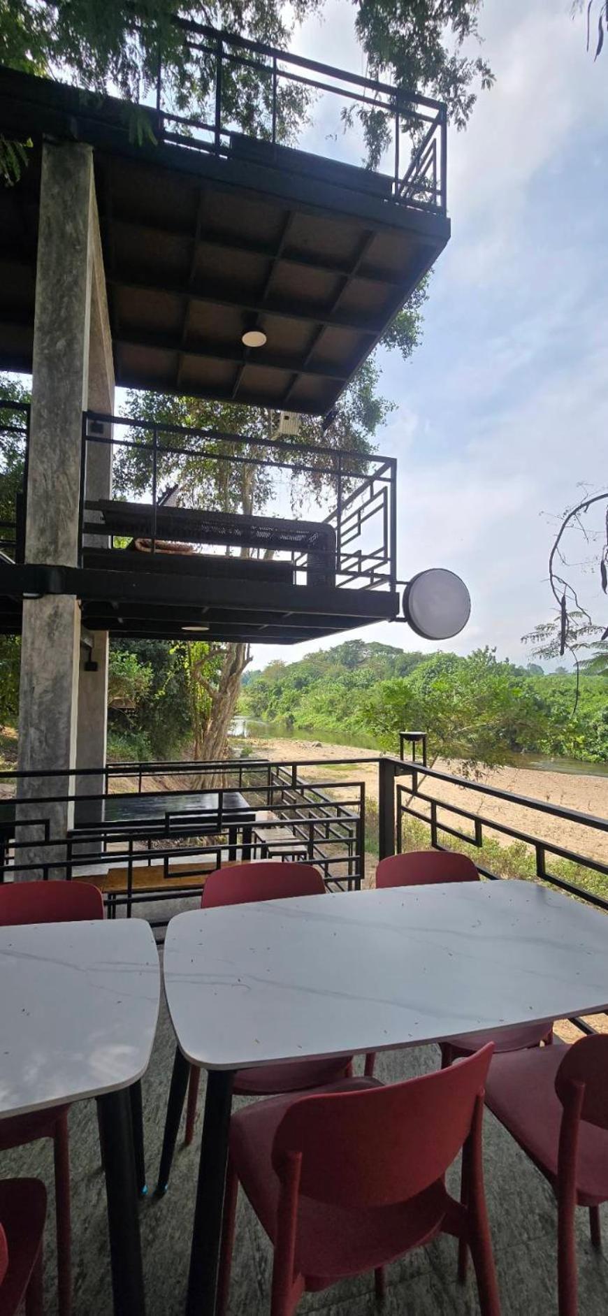 Baan Naratawan Bed & Breakfast 3*