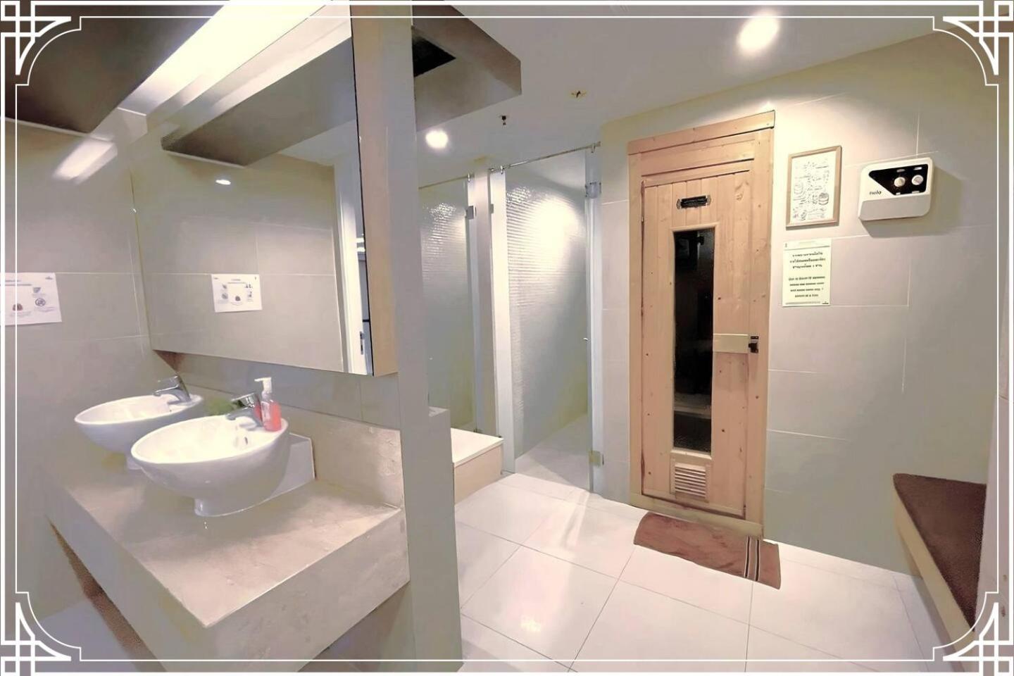 In Heart Of Apartment *