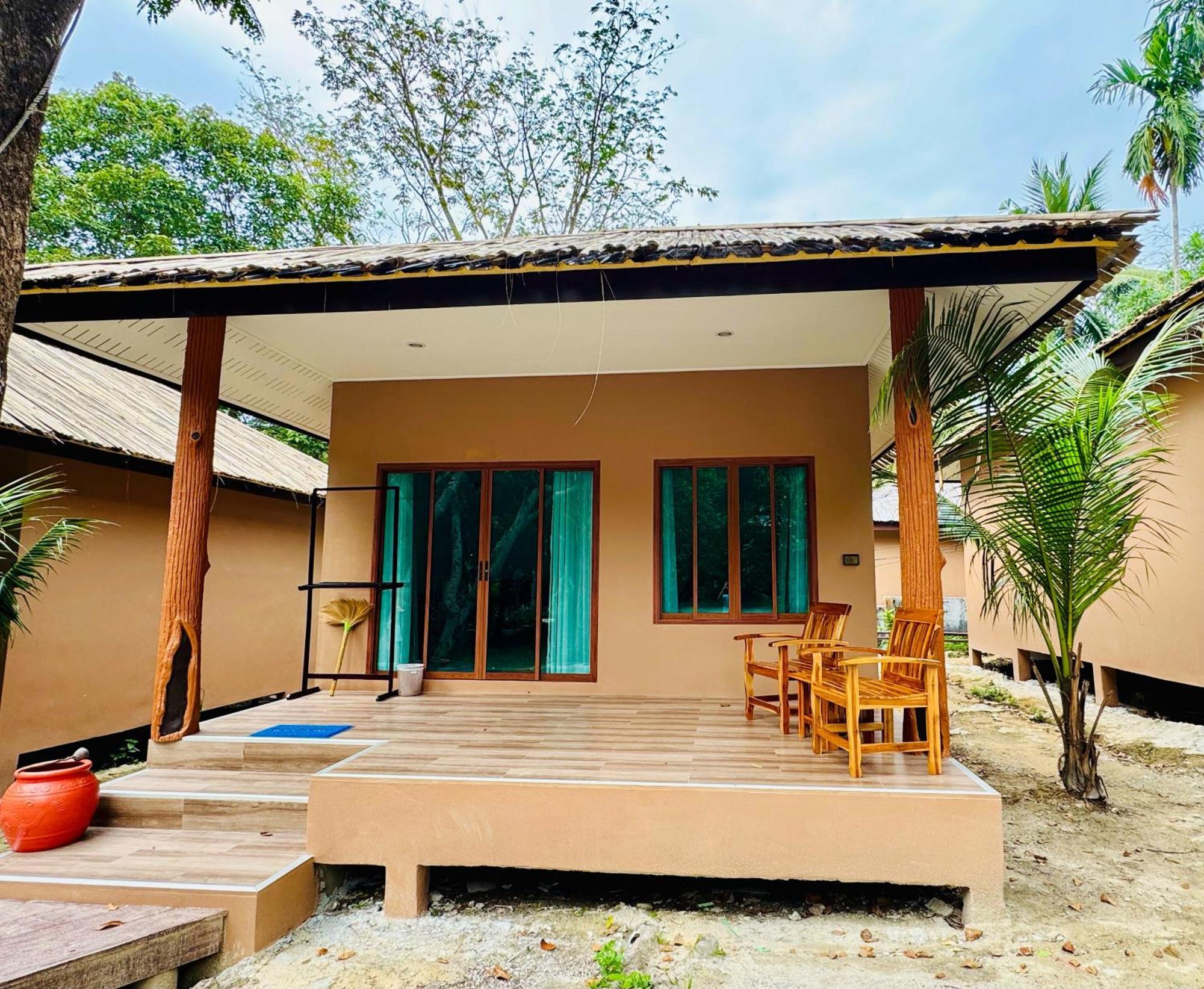 Marina Ranong Resort Koh Phayam