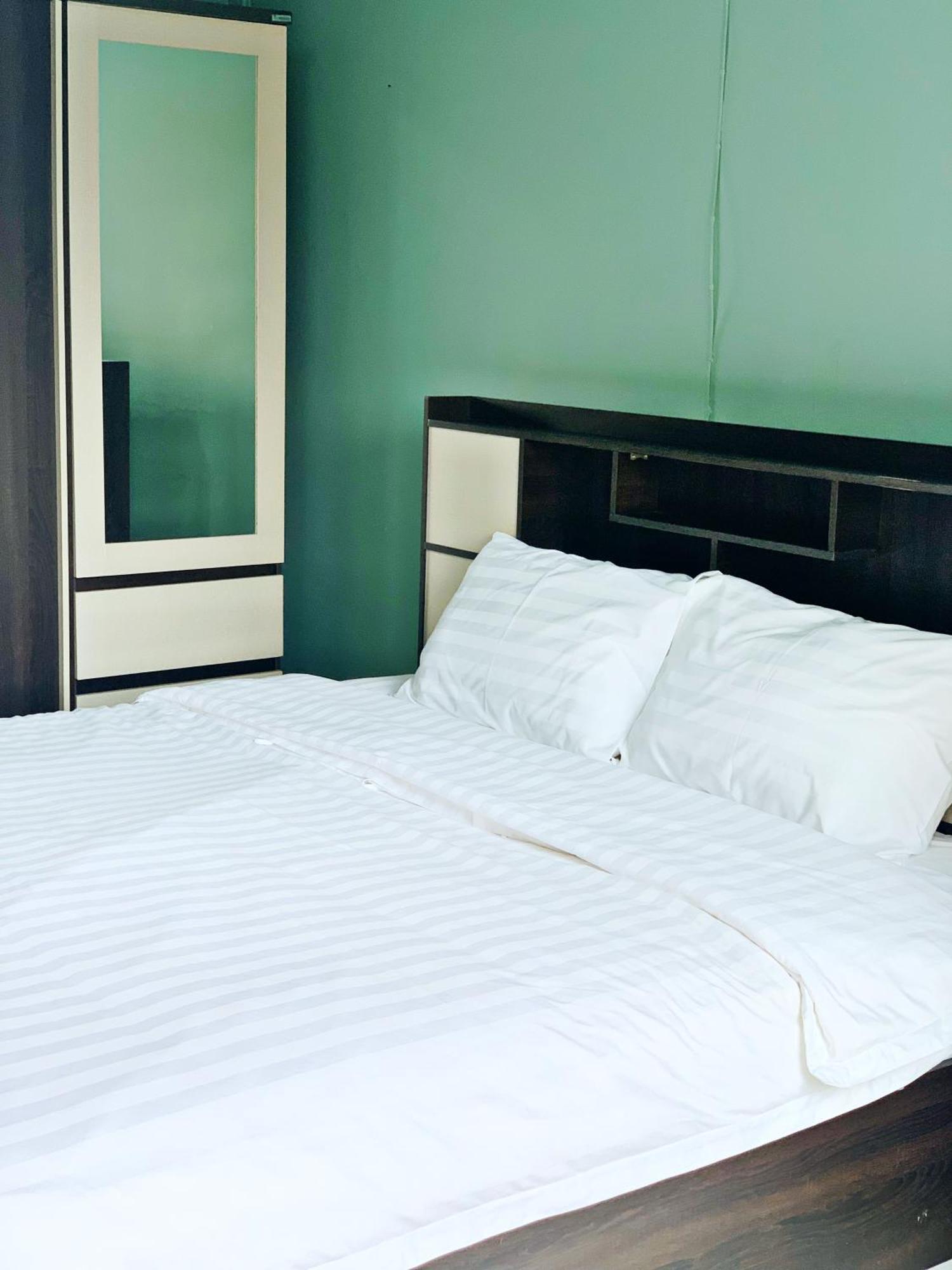 Hotel 4 Palms Pratumanak