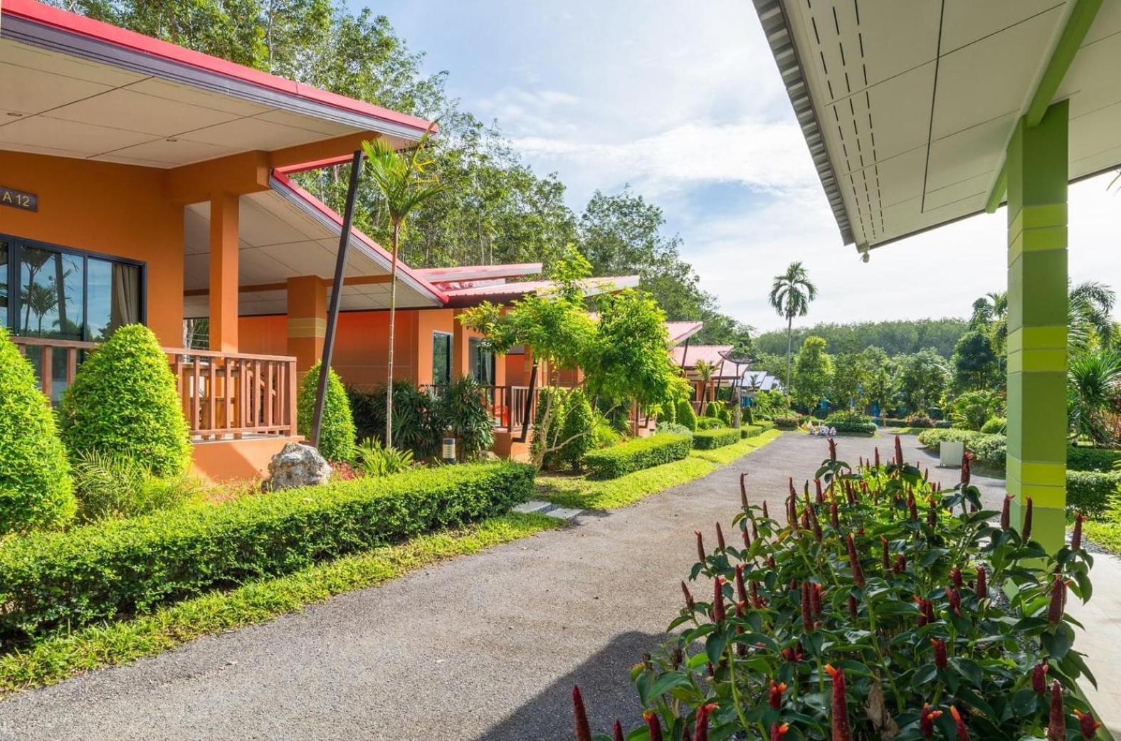 Infinite And Cafe Resort 3*