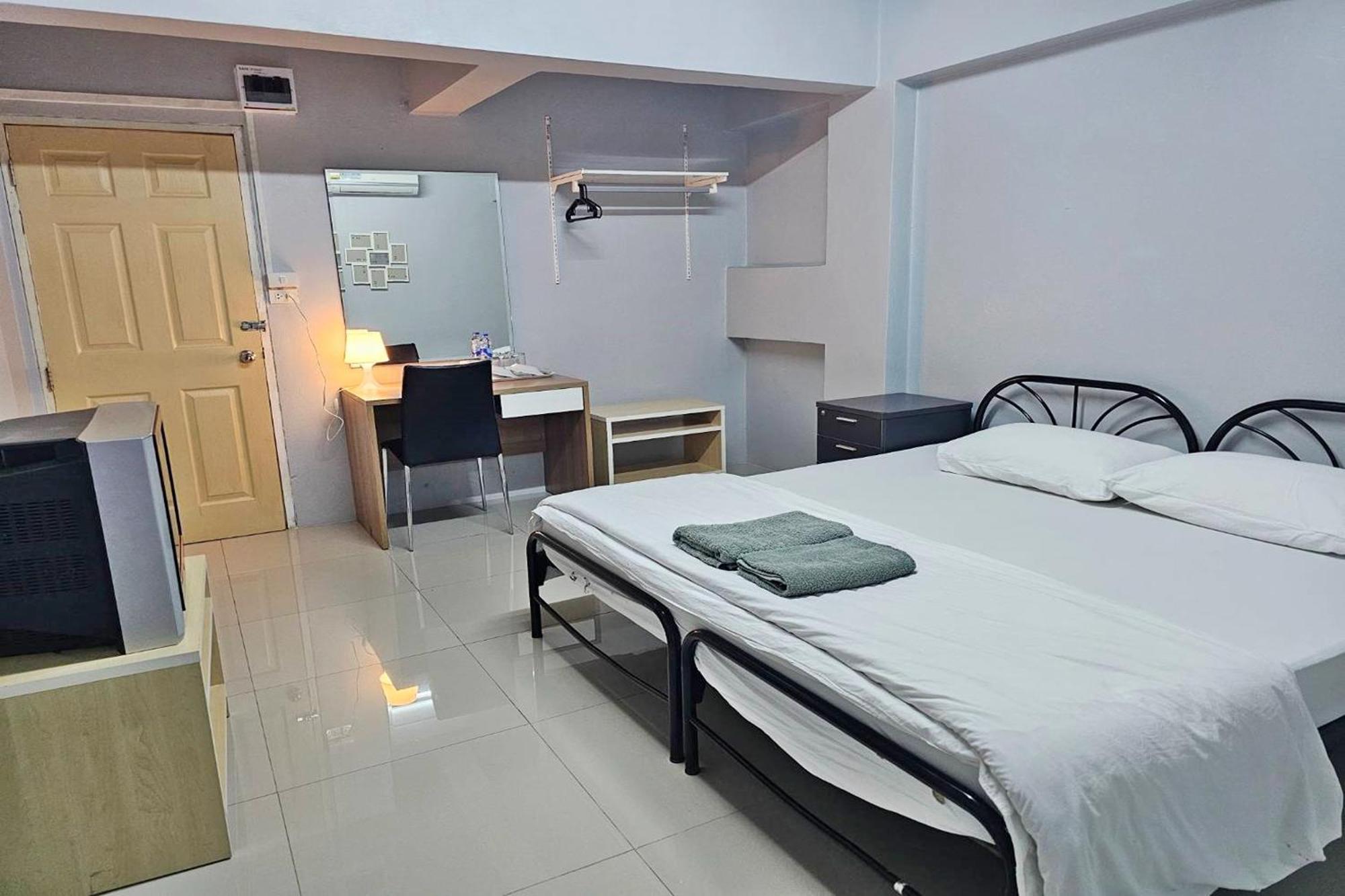 Toucan Bed And Cafe Hotel Samut Prakan