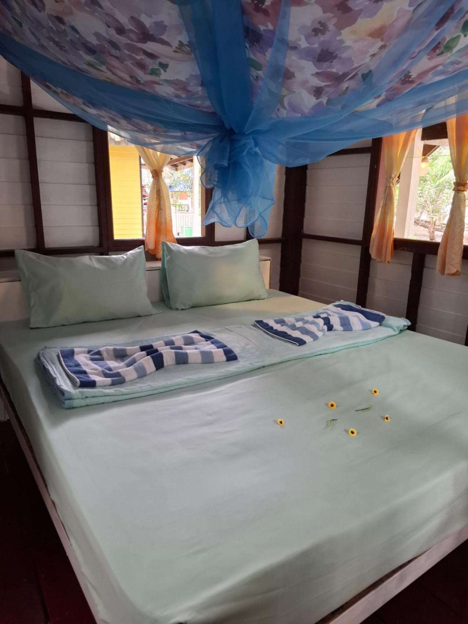 Baan Suan Kayoo 1 Long Aow Yai