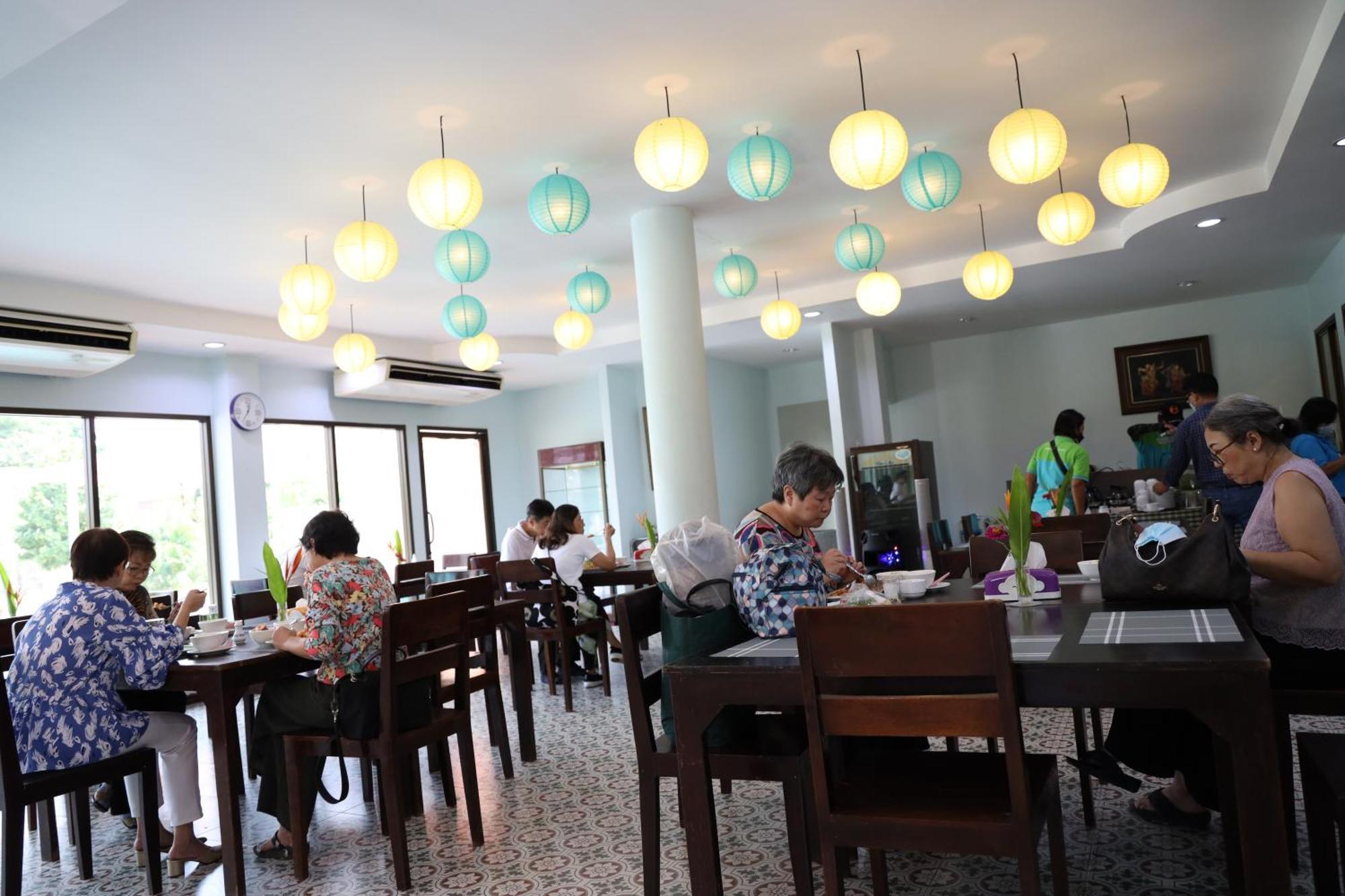 Menam Resort Nakhon Pathom