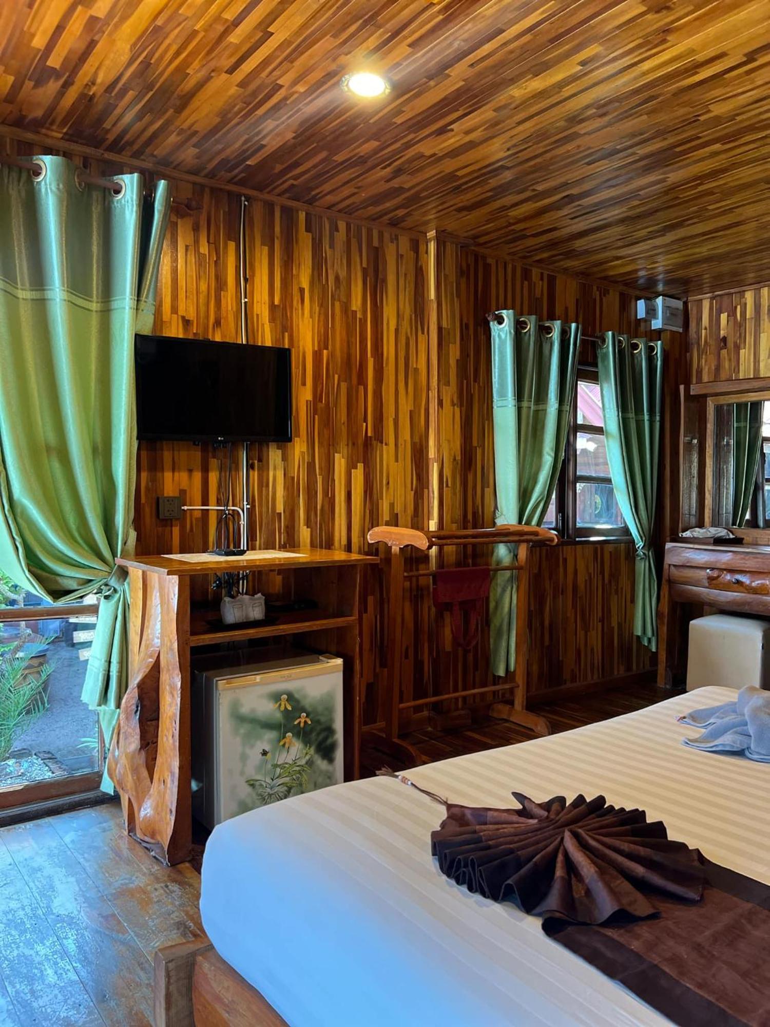 Homebeach Resort *