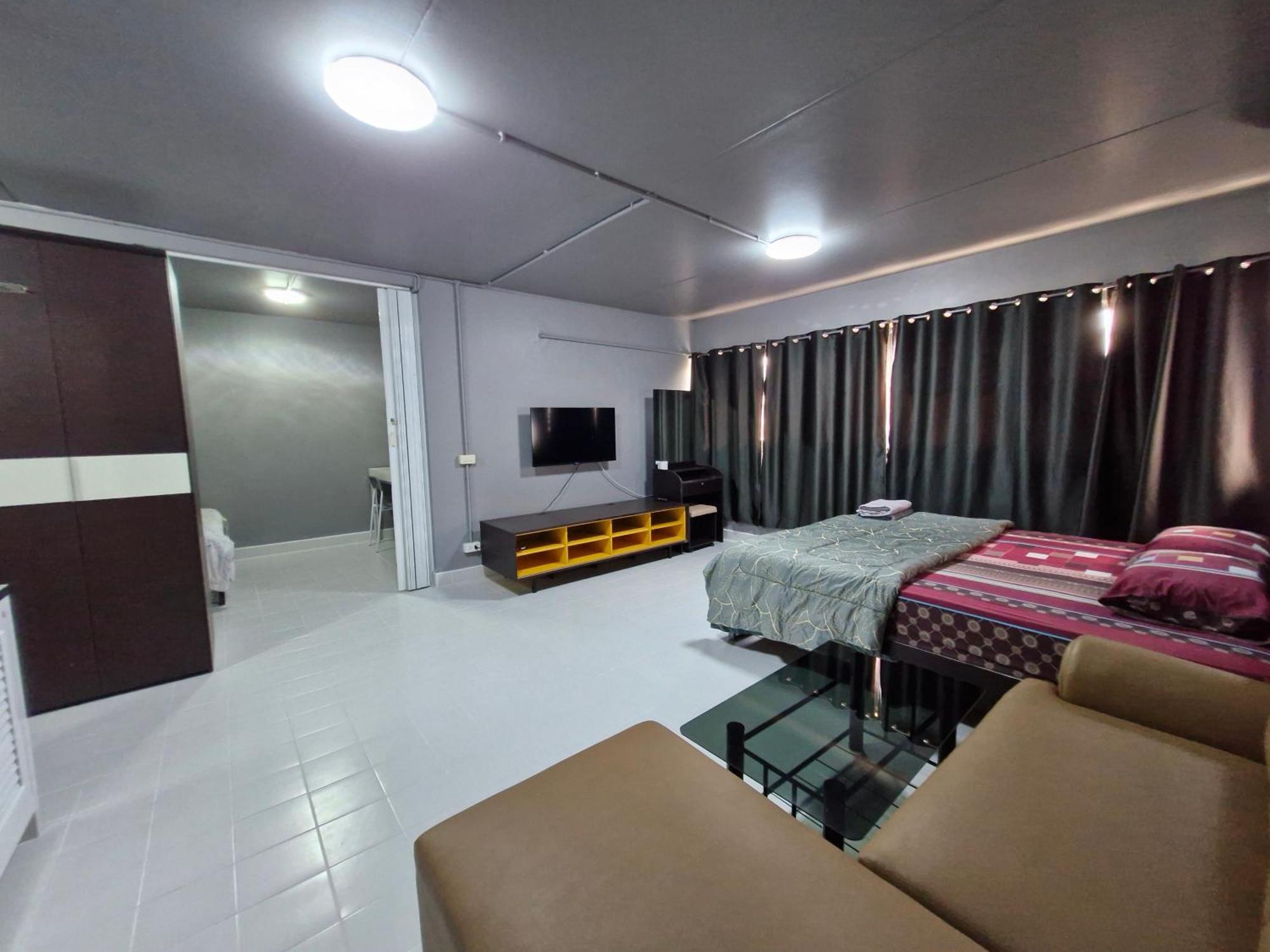 Apartment ห้องพักรายวัน เมืองทองธานี เรือนศรีตรัง Ban Bang Phang