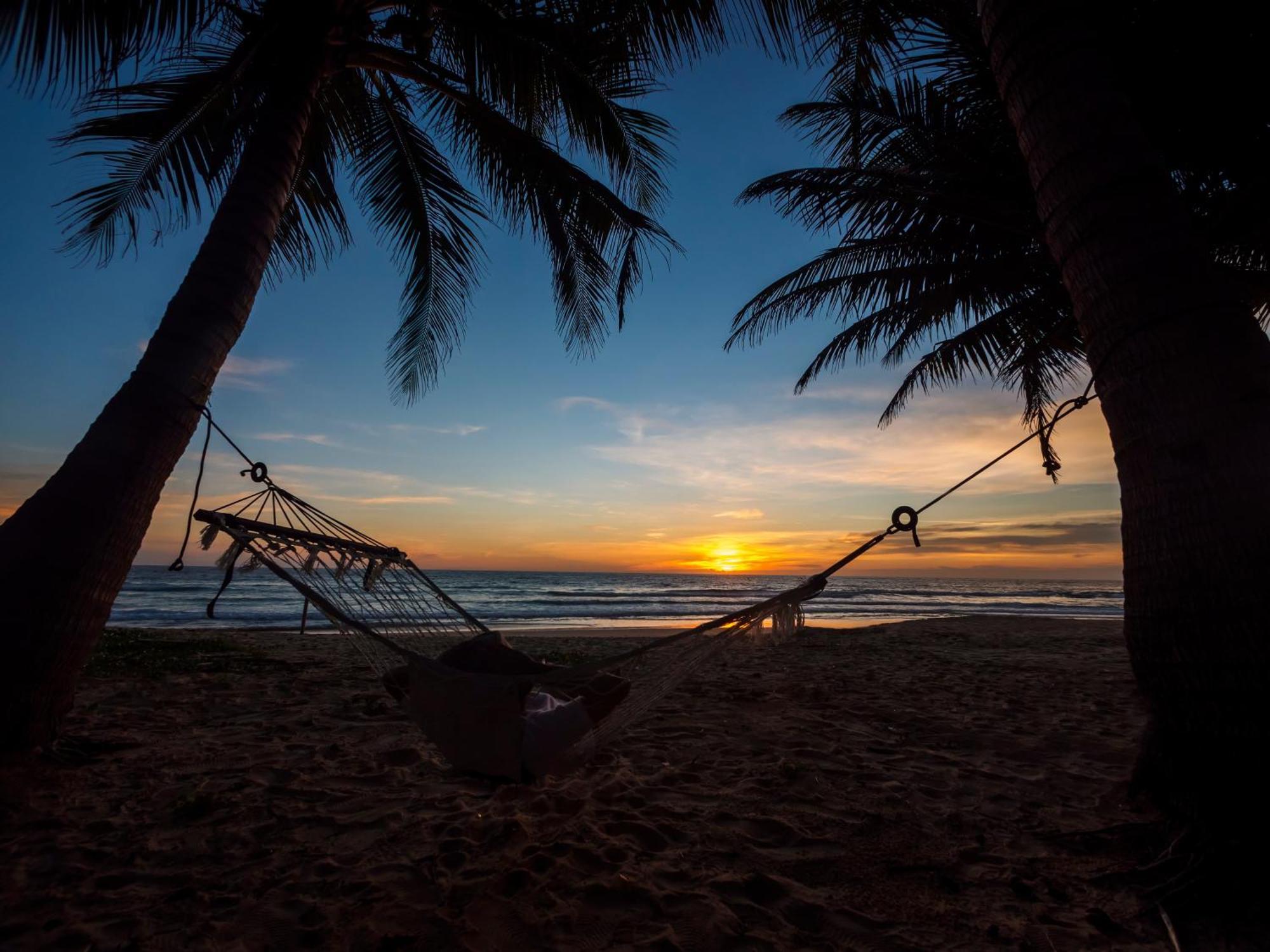 Havana * Kamala Beach