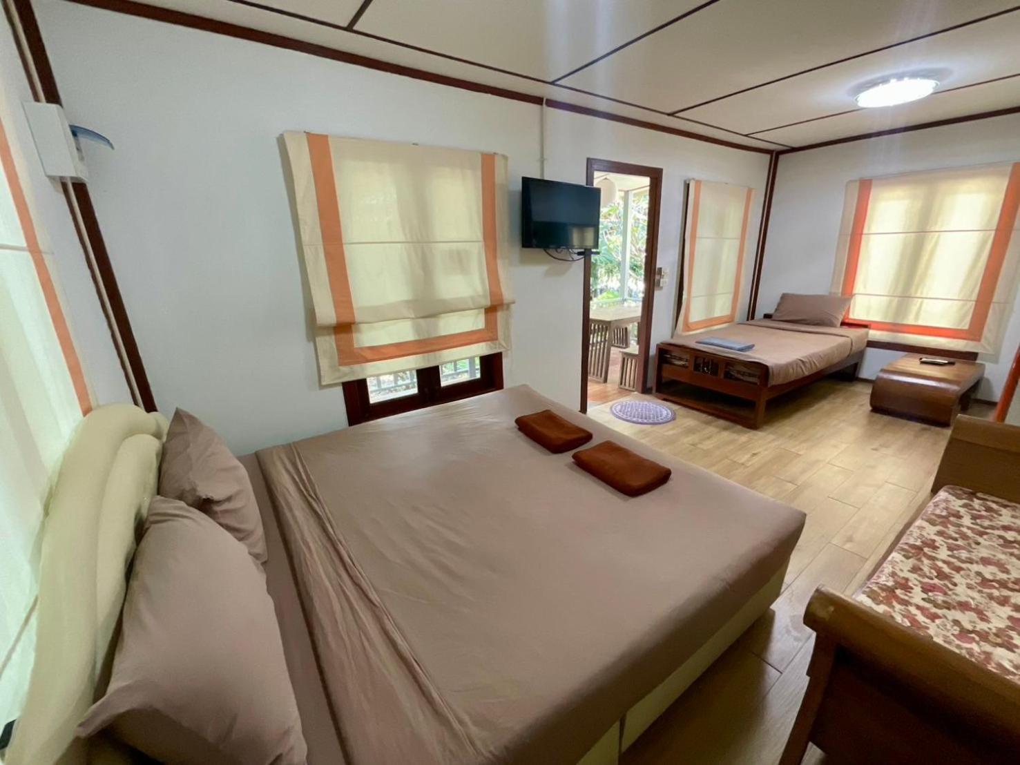 Rayonghouse Resort