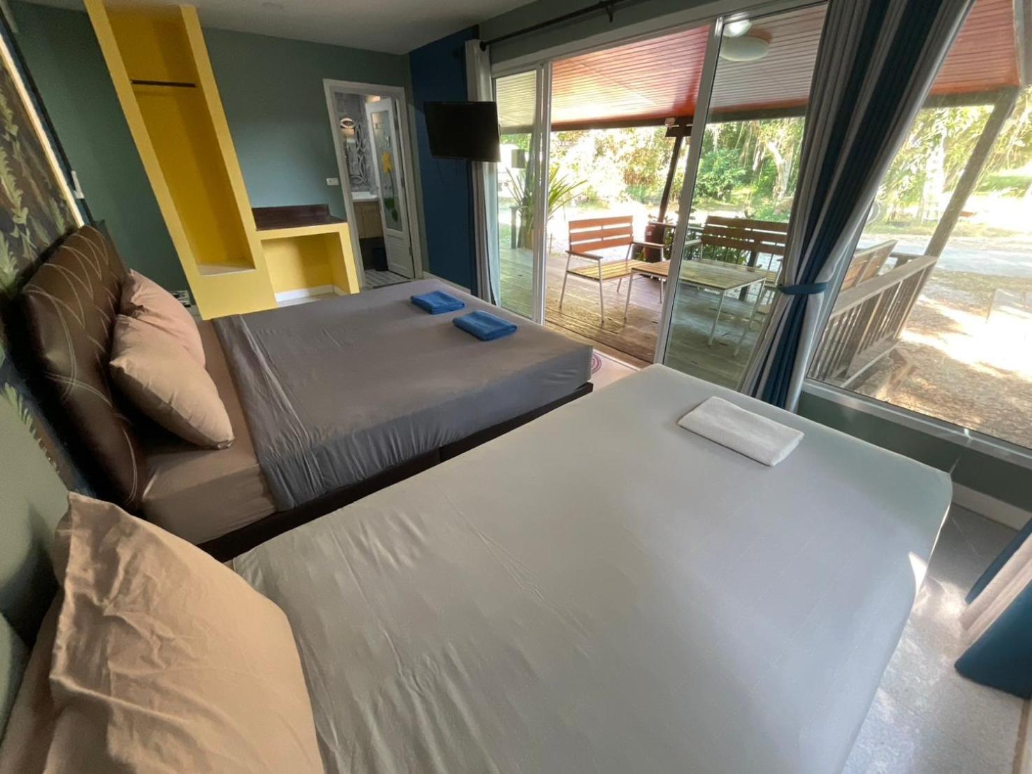Rayonghouse Resort 2*