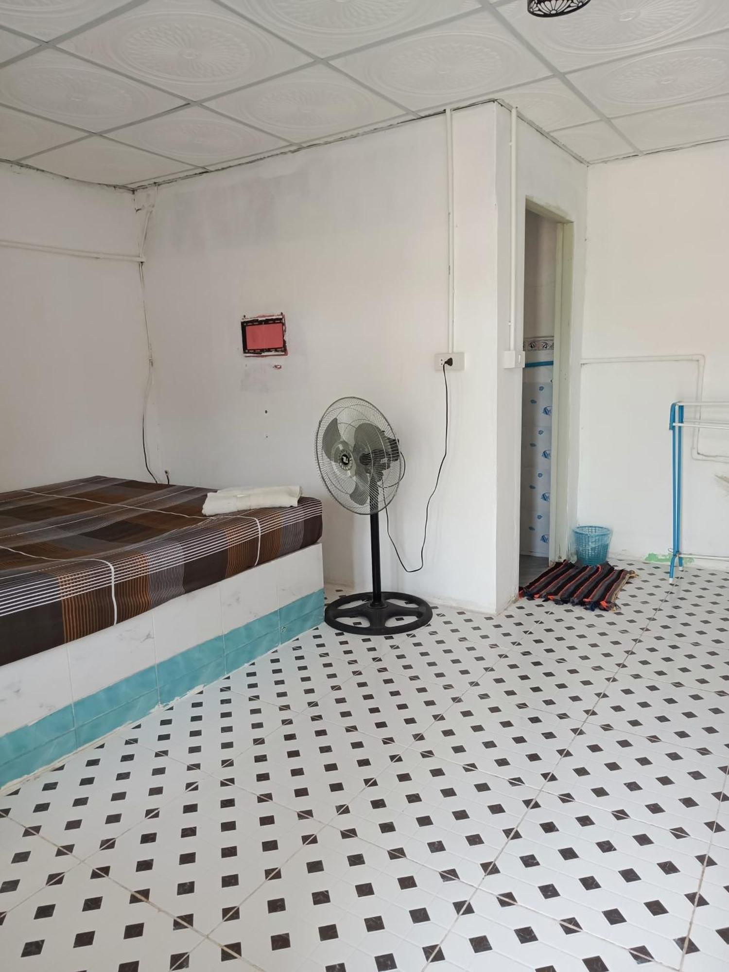 Kanjana Hotel 2*