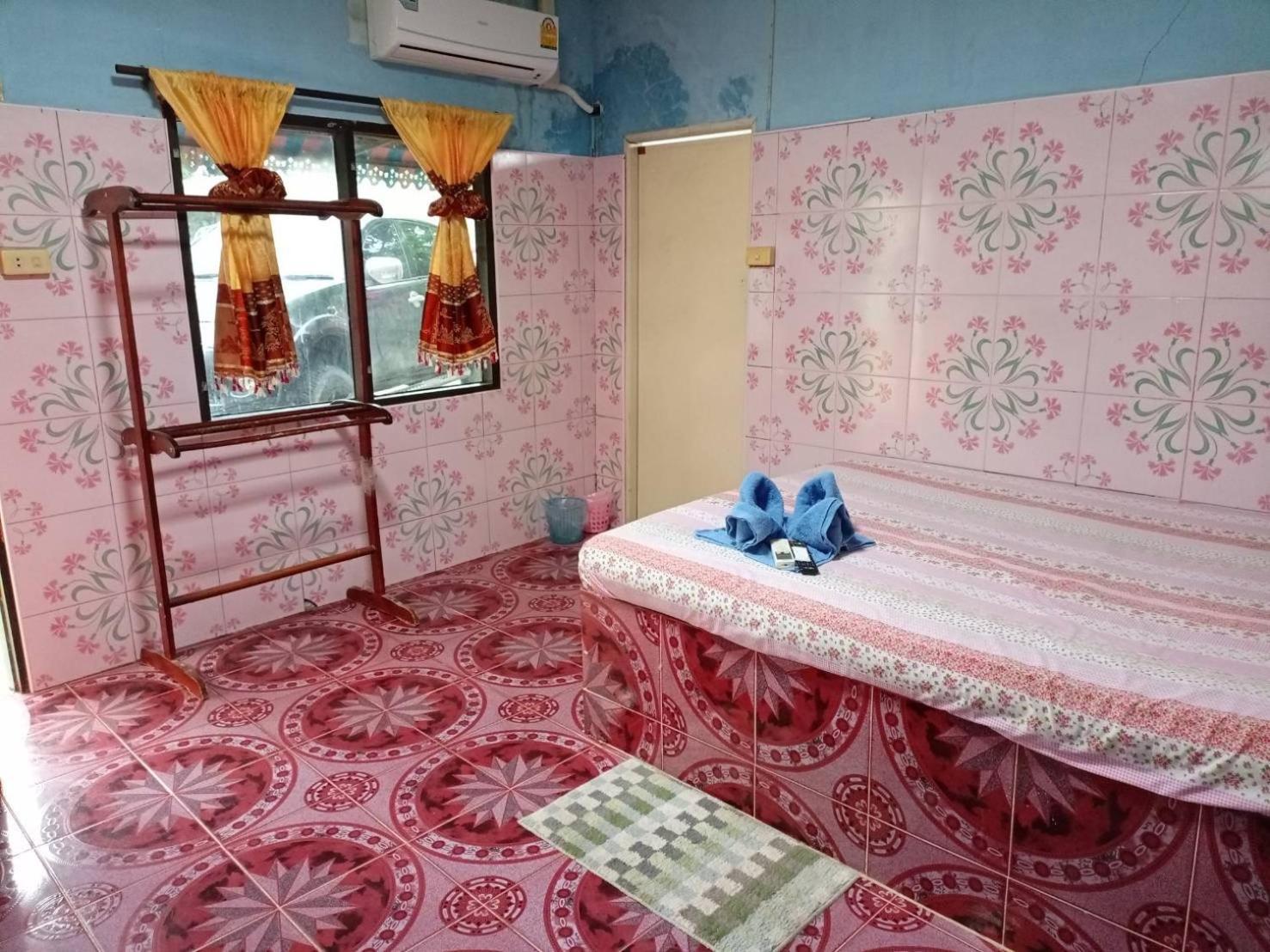Hotel Kanjana 2*