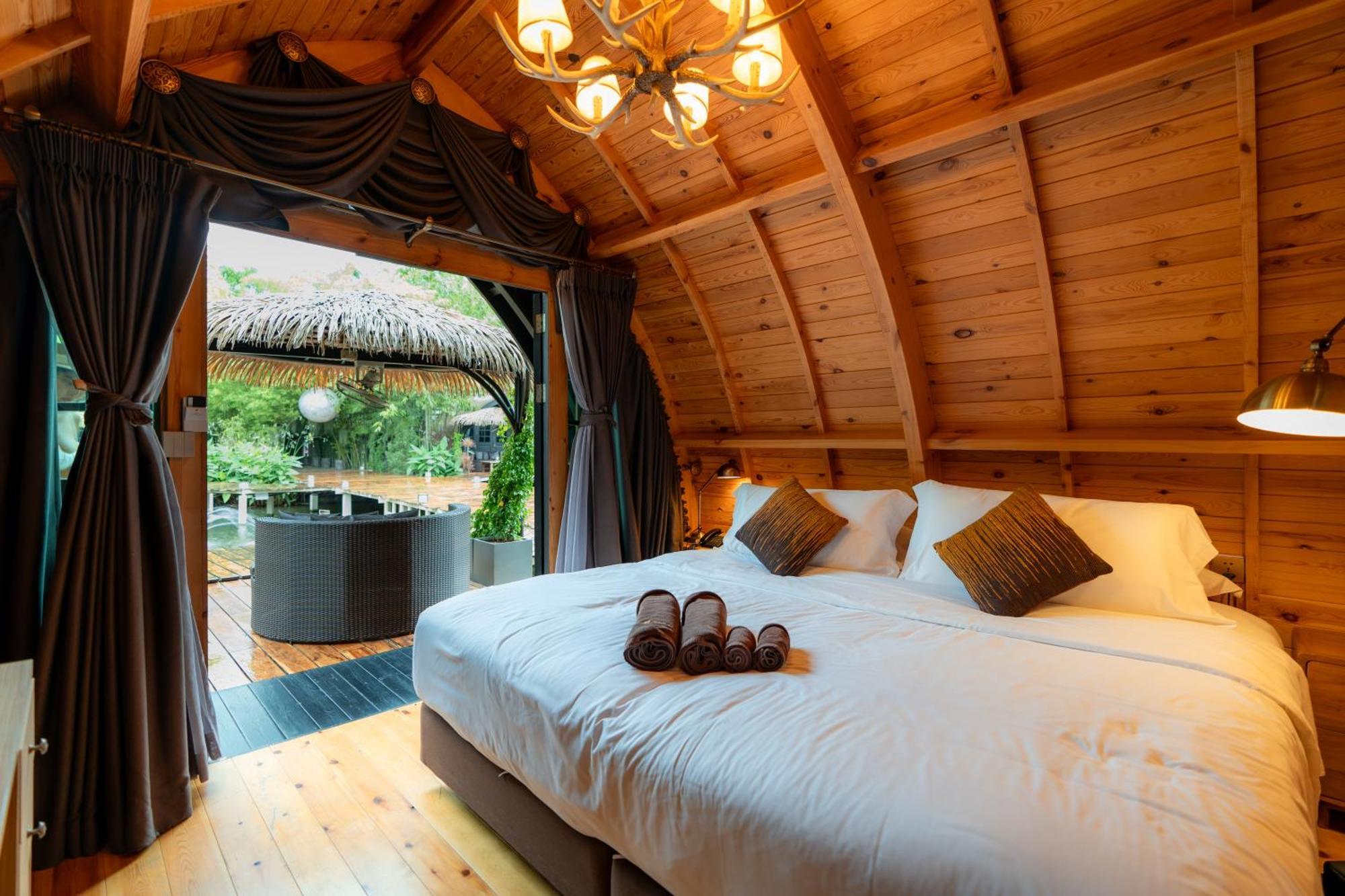 Khum Damnoen 4*