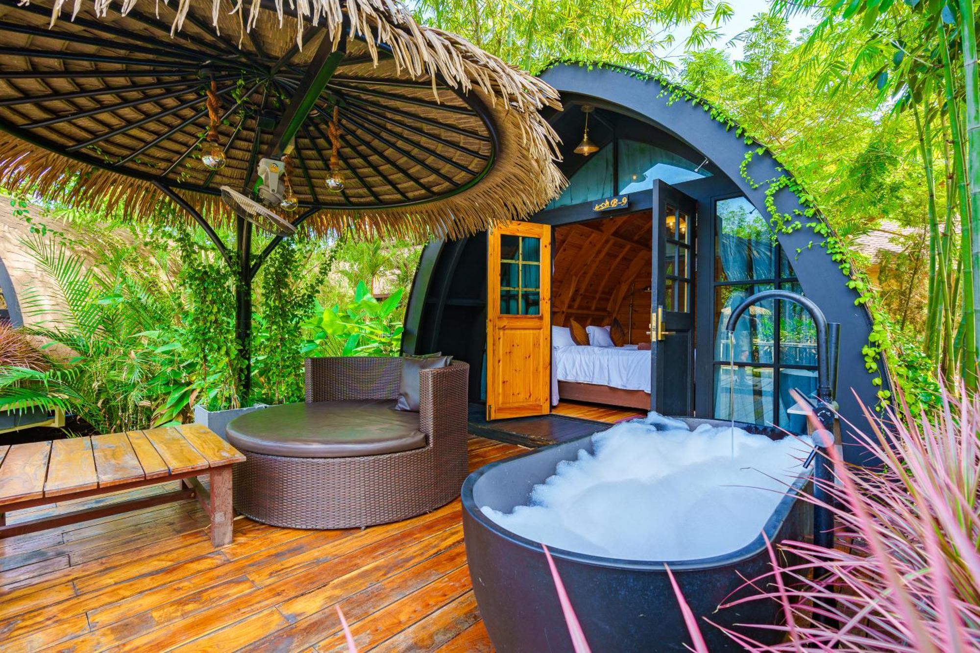 Resort Khum Damnoen