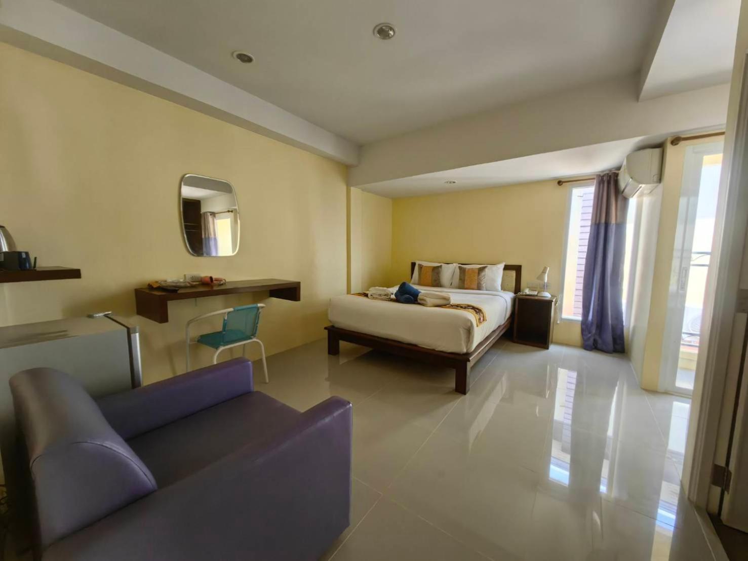 Chom By The Sea Hotel 3*
