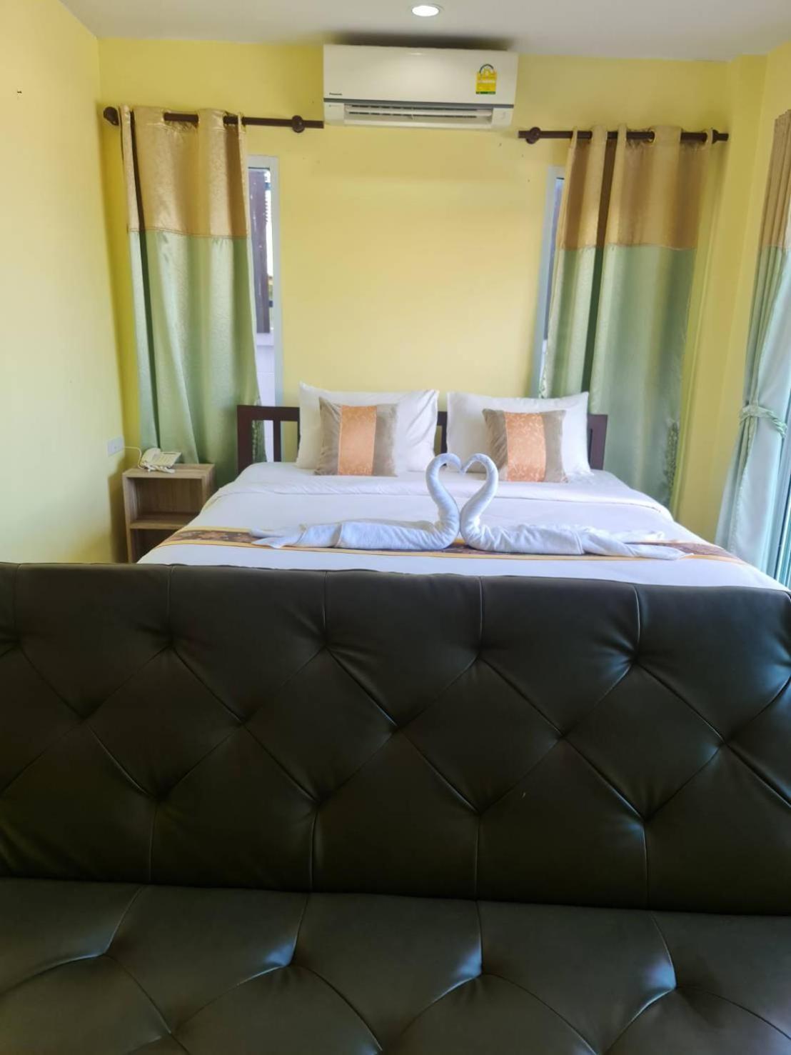 Chom By The Sea Hotel 3*
