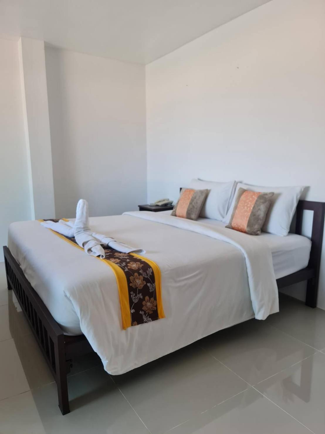 Chom By The Sea Hotel Ao Nam Mao