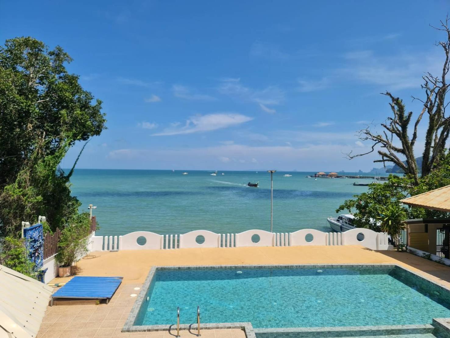 Chom By The Sea Hotel Ao Nam Mao