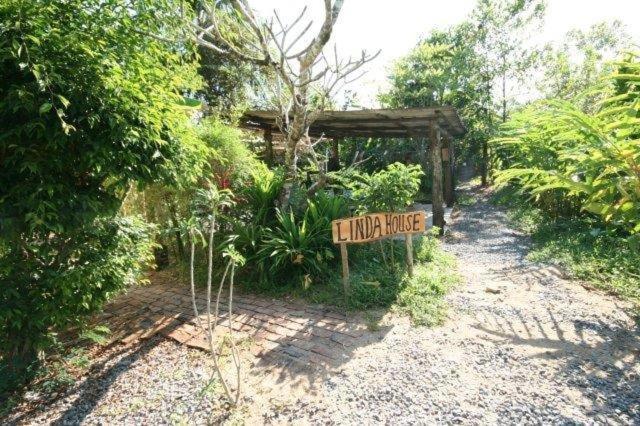 Bed & Breakfast Baan Rim Tarn Takuapa