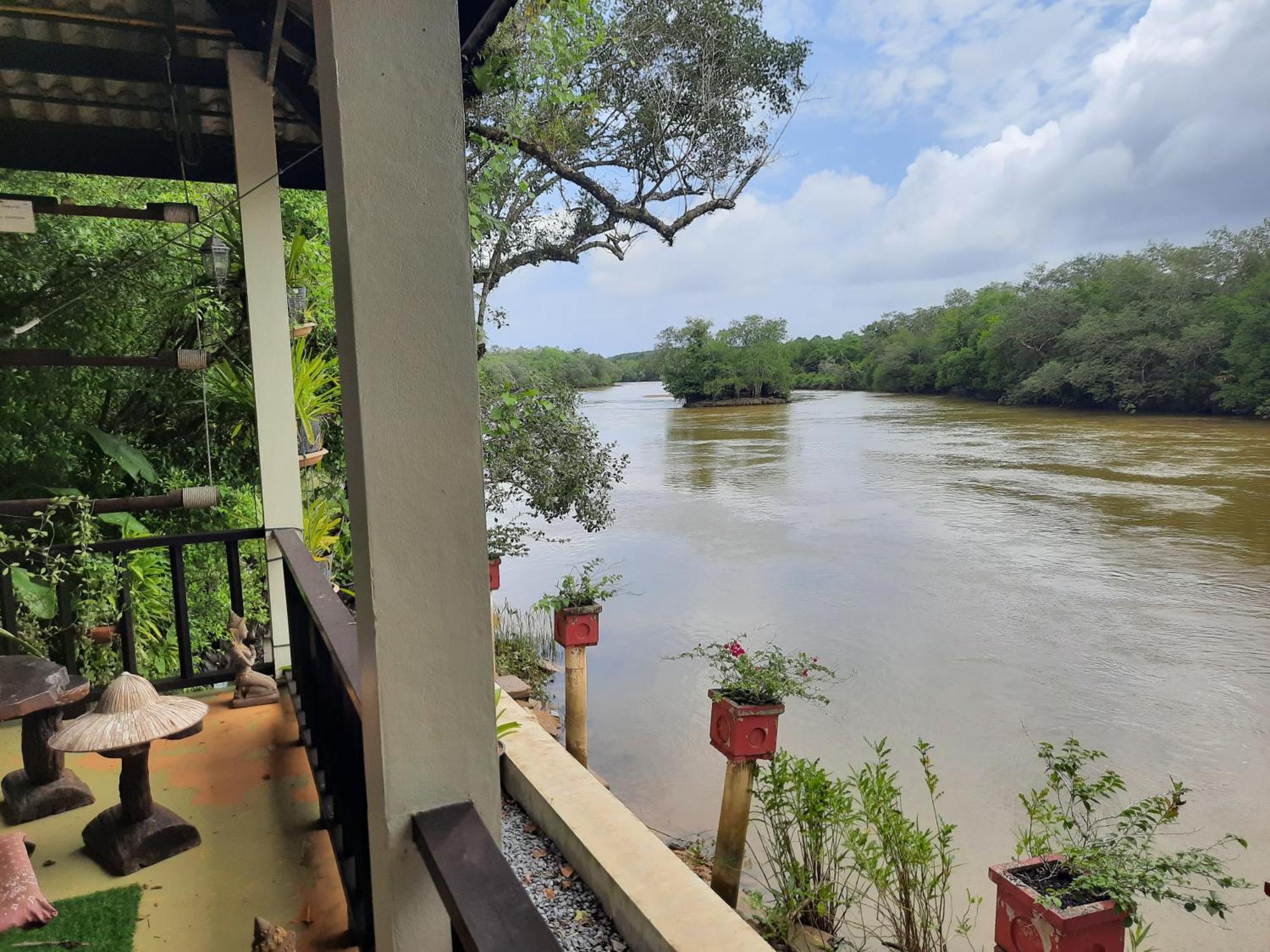 Baan Rim Tarn Bed & Breakfast *