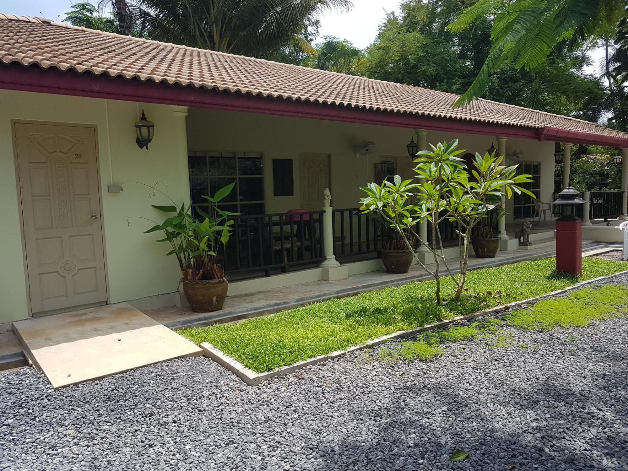 Bed & Breakfast Baan Rim Tarn Takuapa