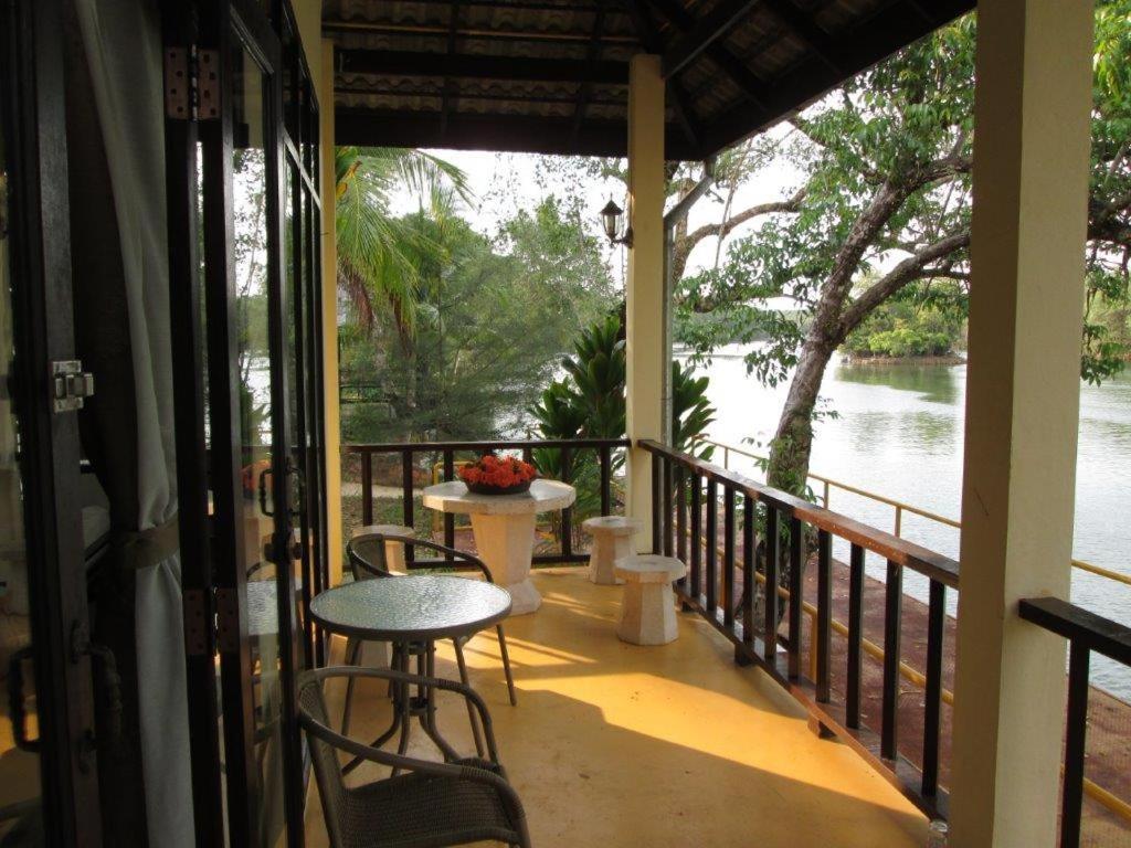 Baan Rim Tarn * Takuapa