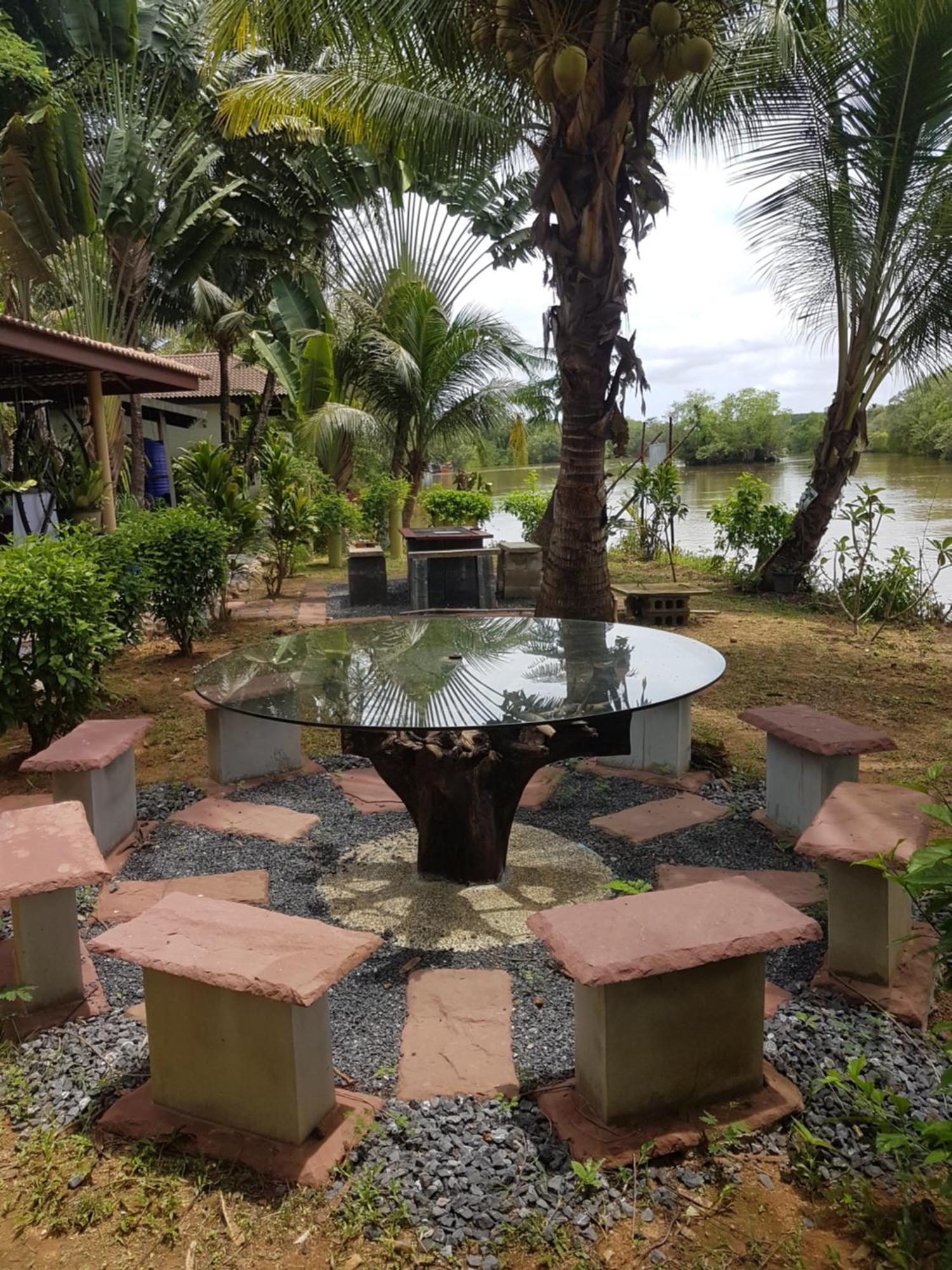 Bed & Breakfast Baan Rim Tarn Takuapa