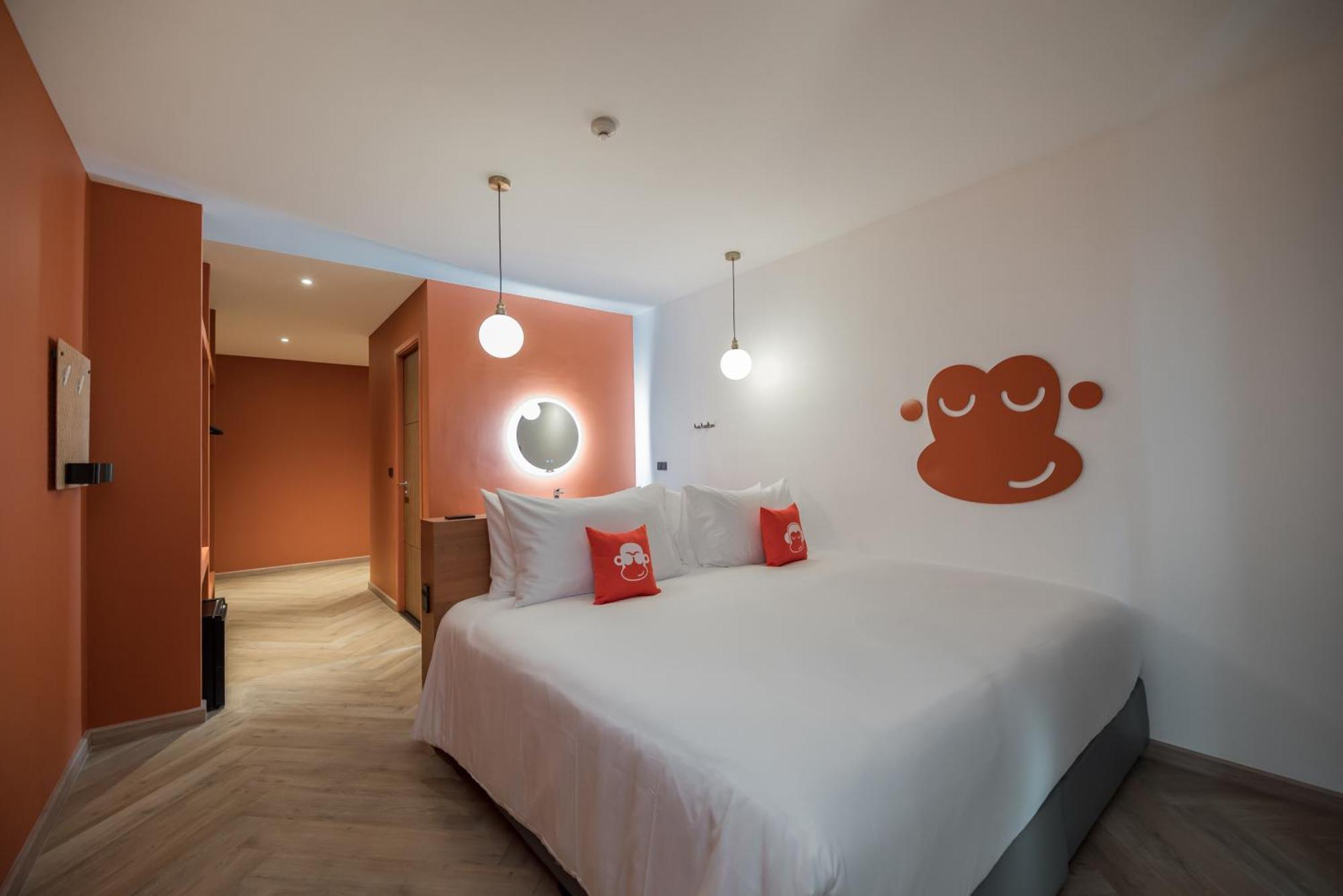 Blu Monkey Hub And
