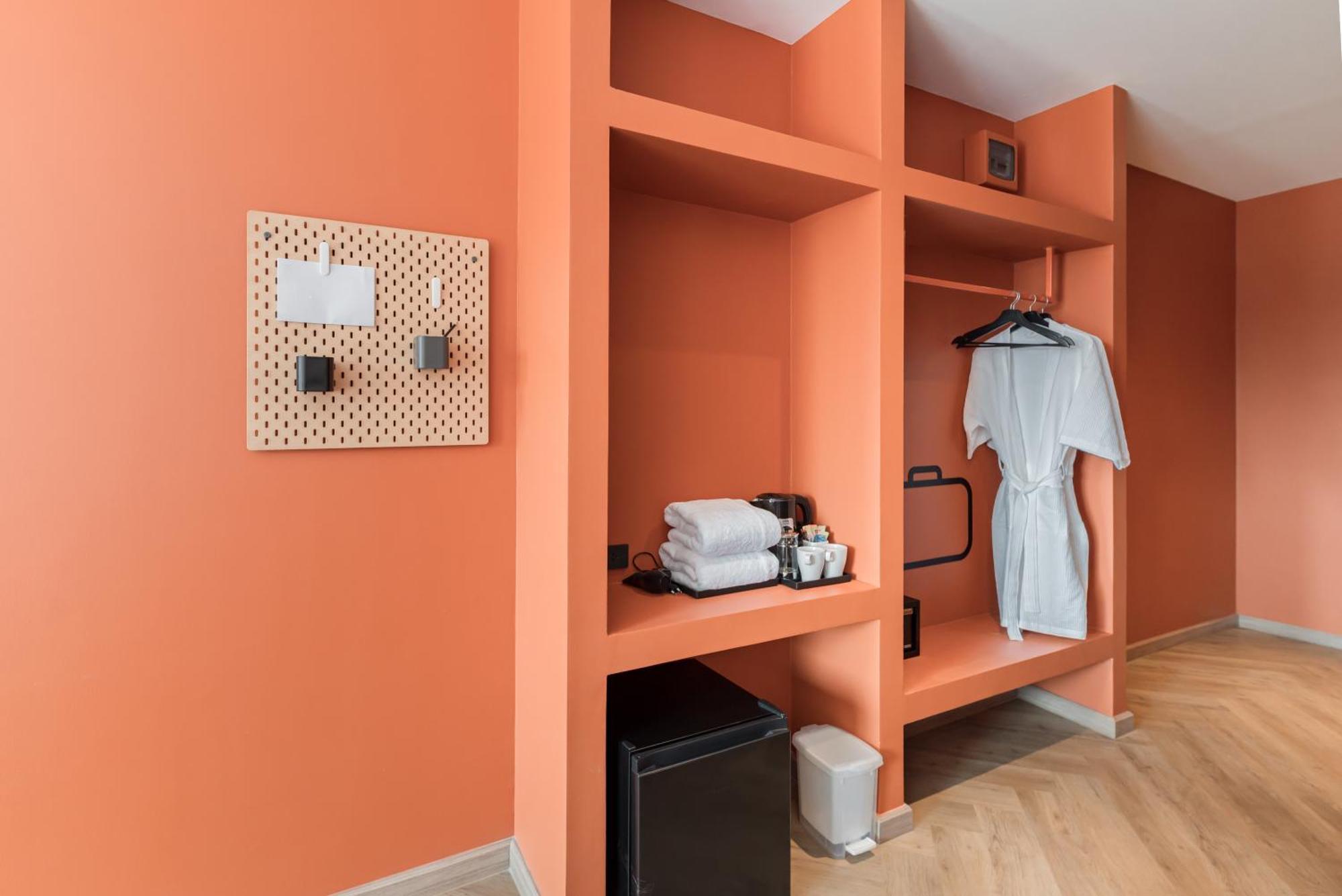 Hotel Blu Monkey Hub And
