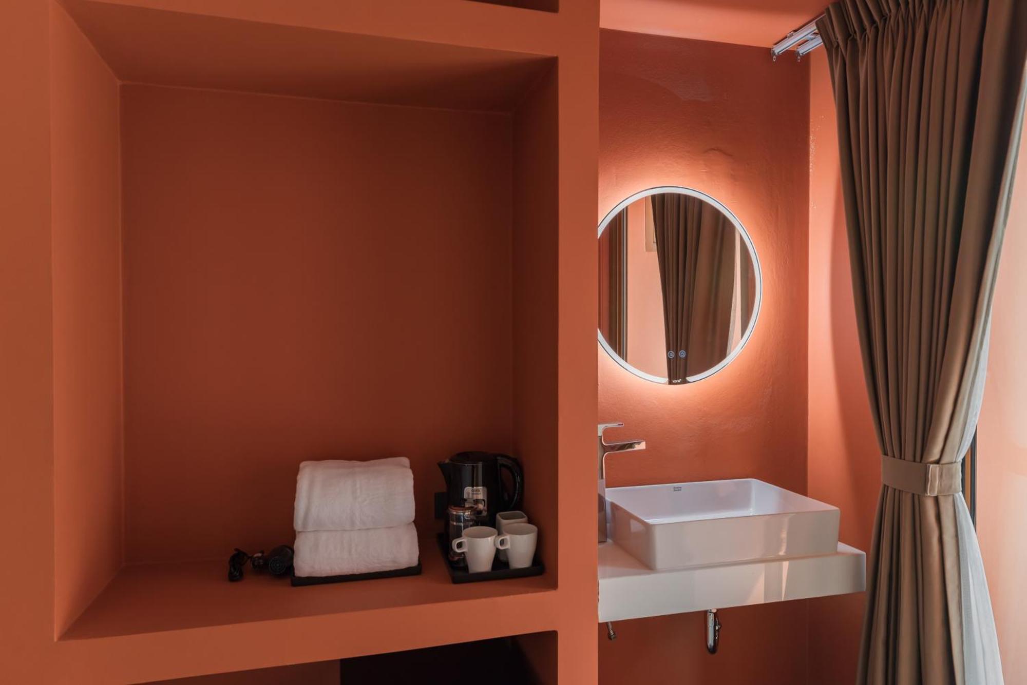 Hotel Blu Monkey Hub And 4*