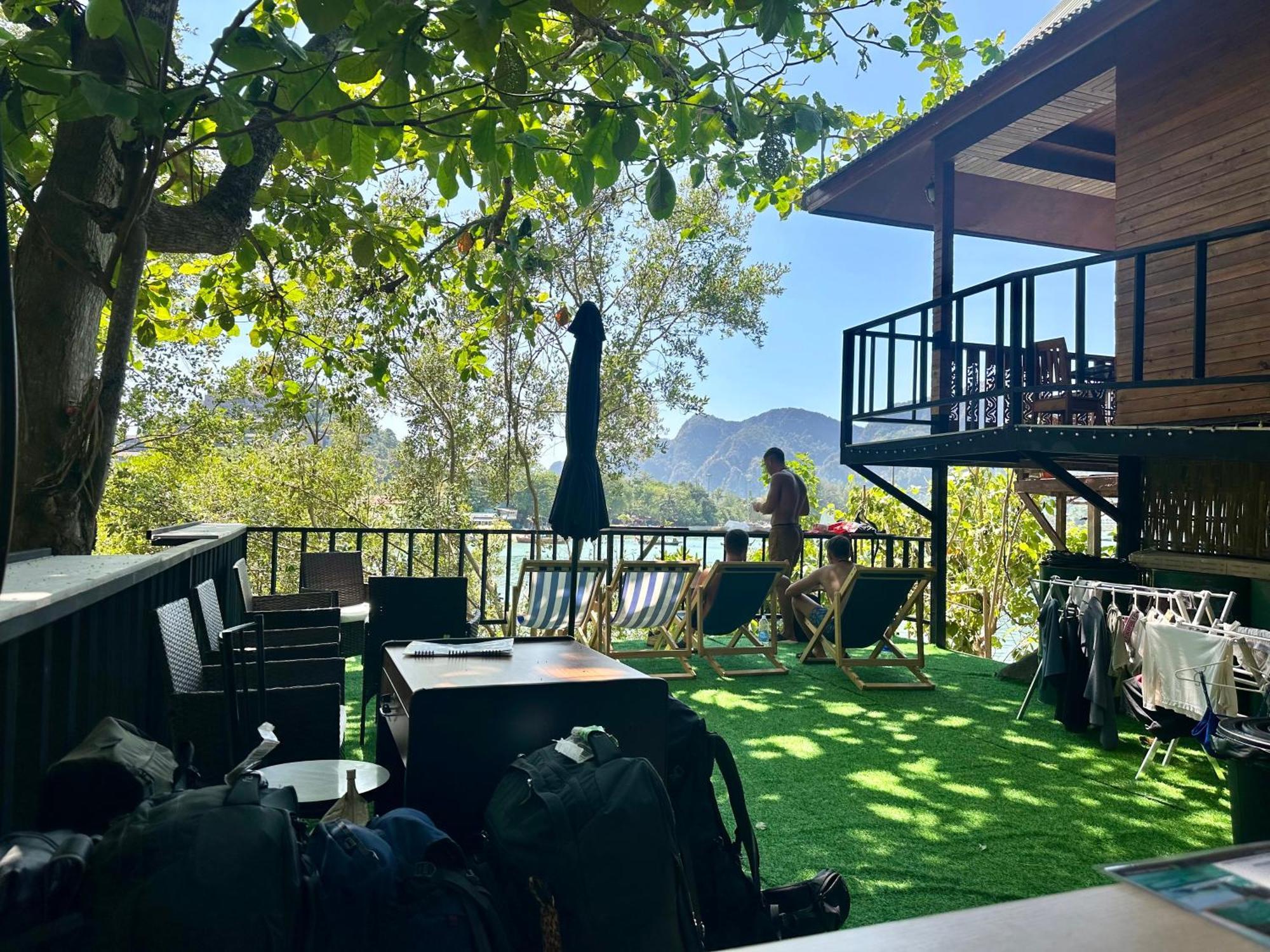 Sweed Dee Seaview Hostel Phi Phi Don
