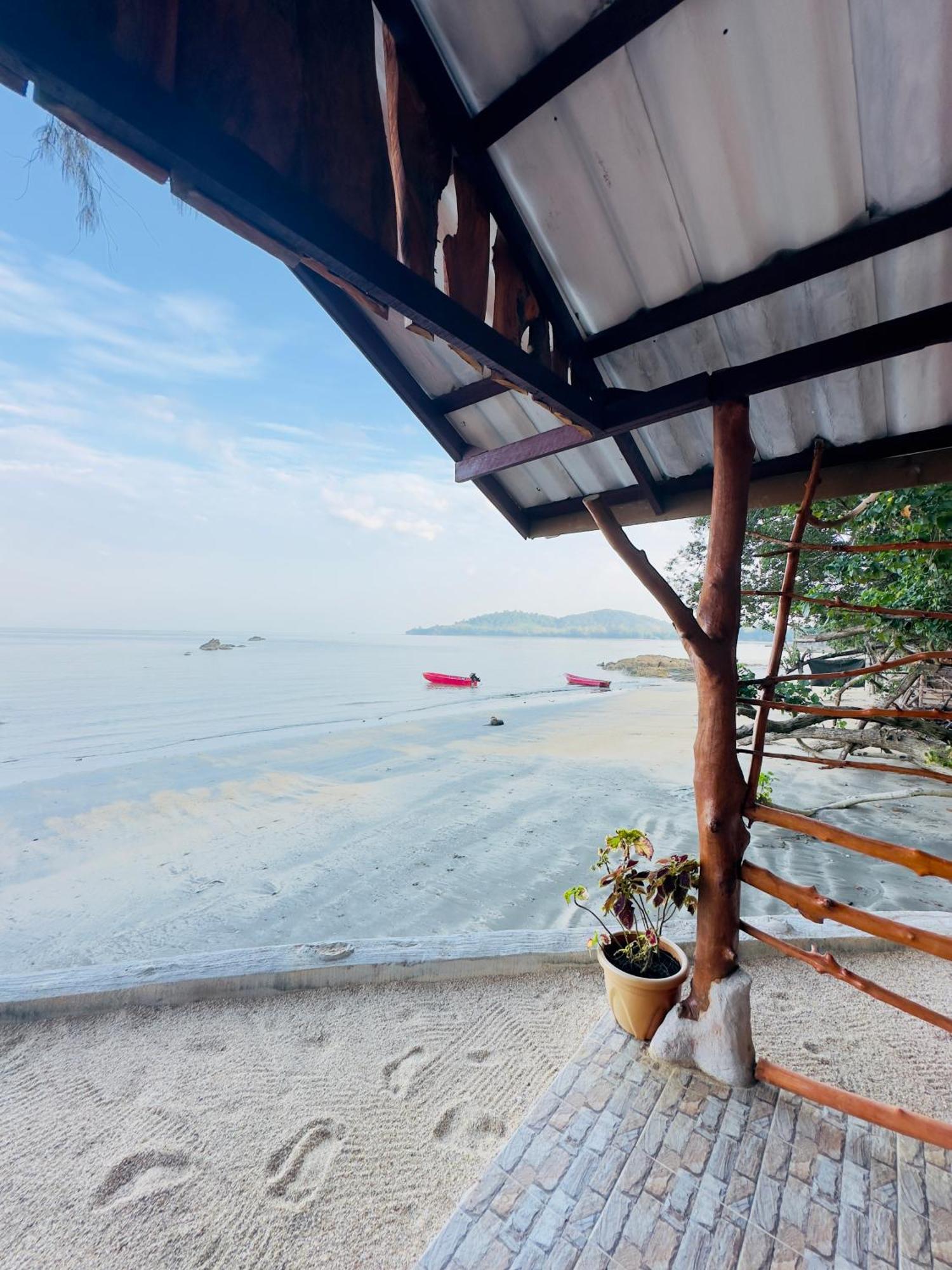 Full Moon Koh Chang Ranong