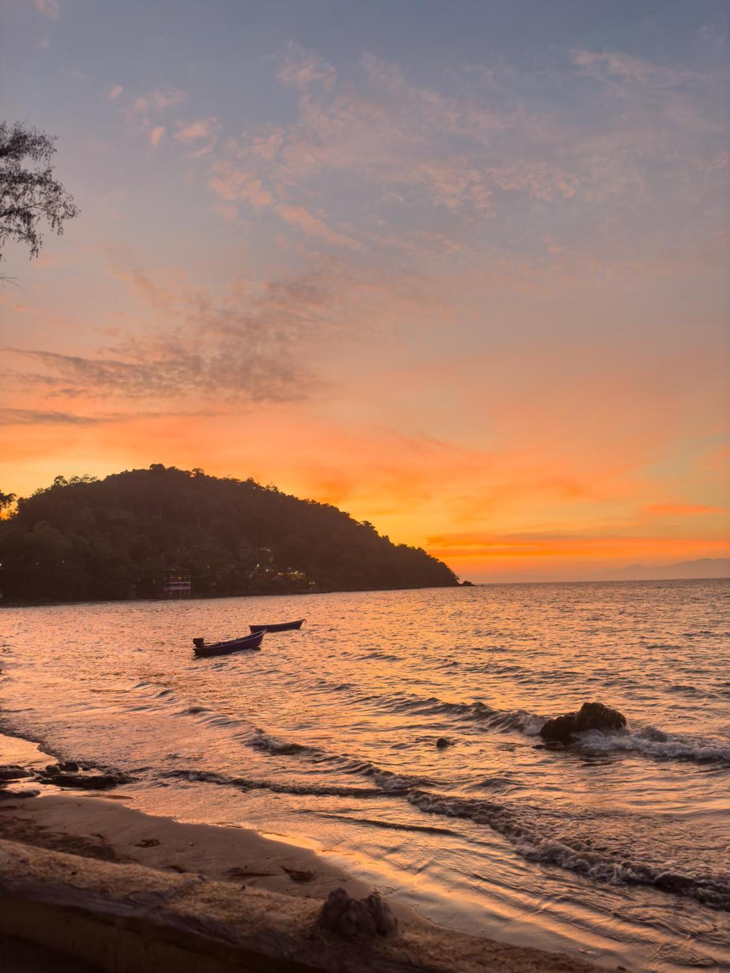 Full Moon Koh Chang Ranong
