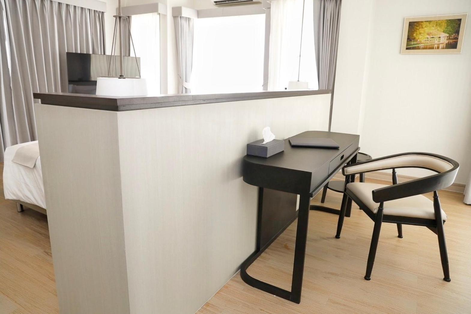 The Navy House 3*