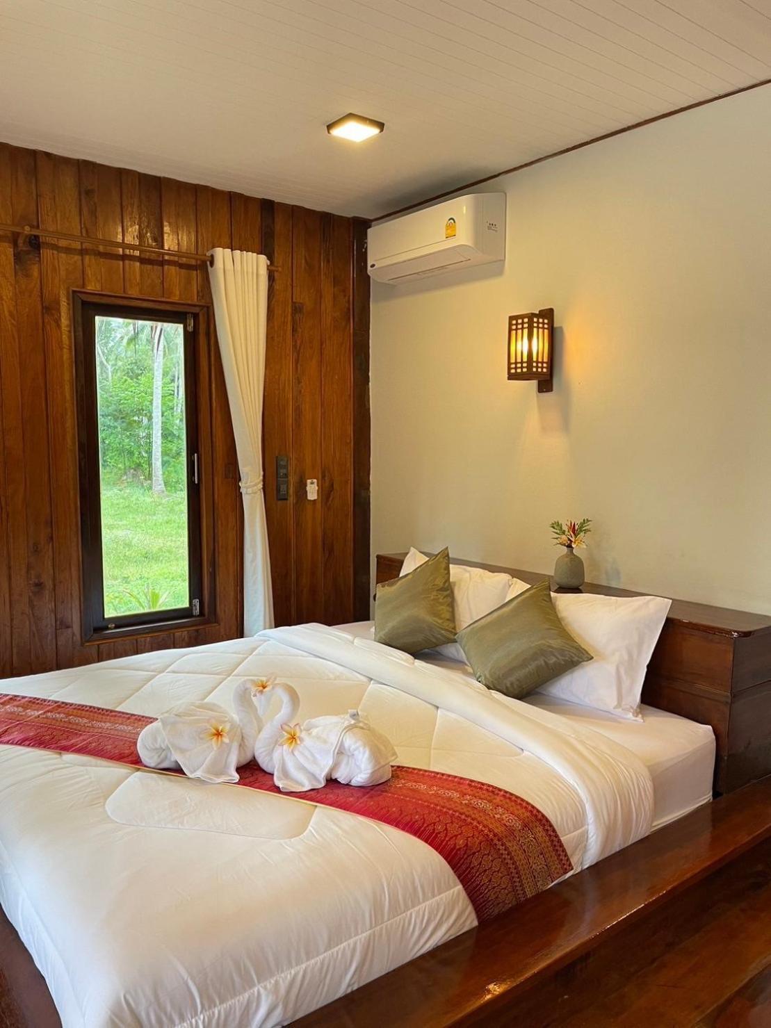 Coco Canopy Boutique * Koh Jum