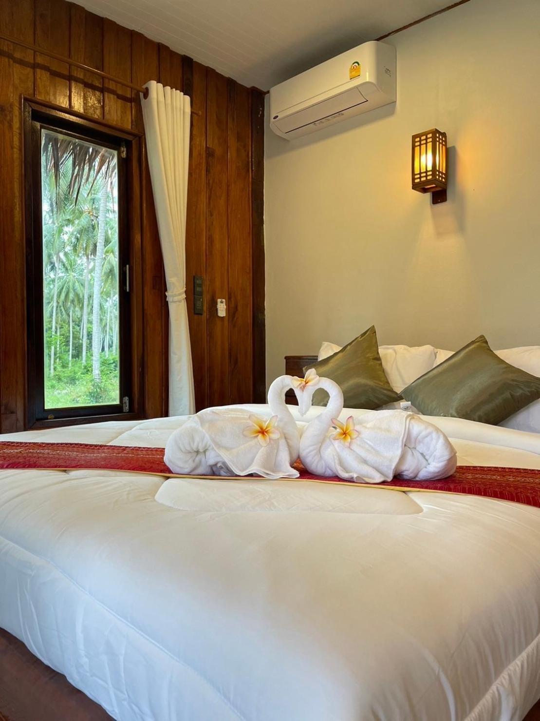 Resort Coco Canopy Boutique