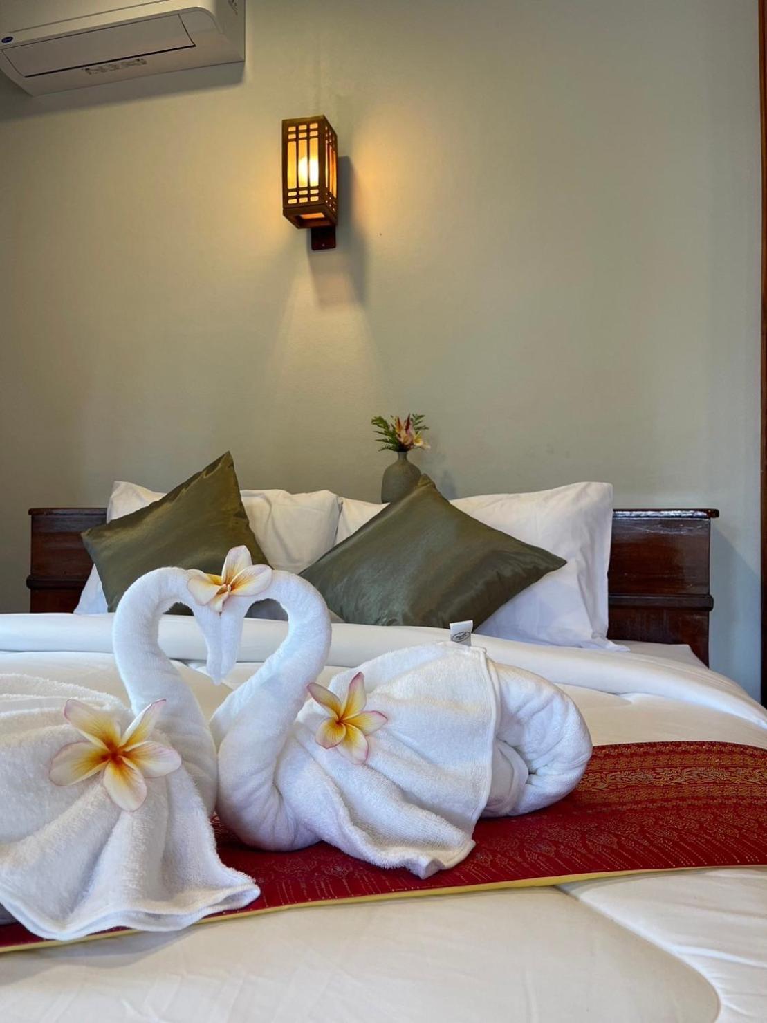 Coco Canopy Boutique * Koh Jum