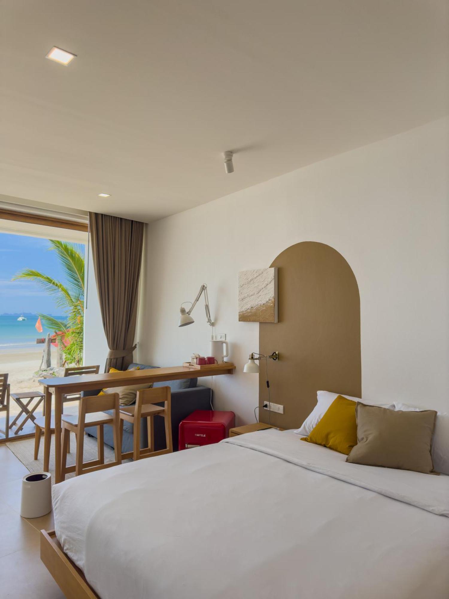 Lovelytheroom Bed & Breakfast