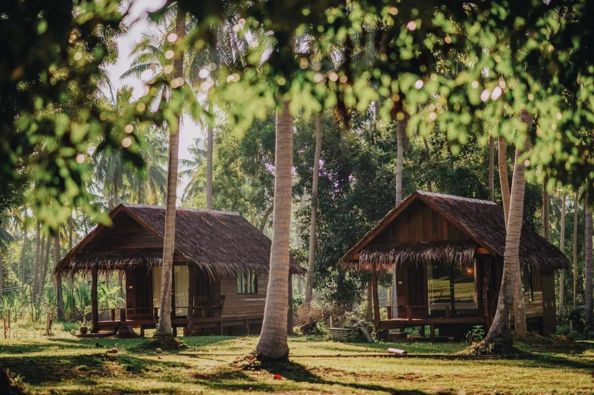 Coco Canopy Boutique * Koh Jum
