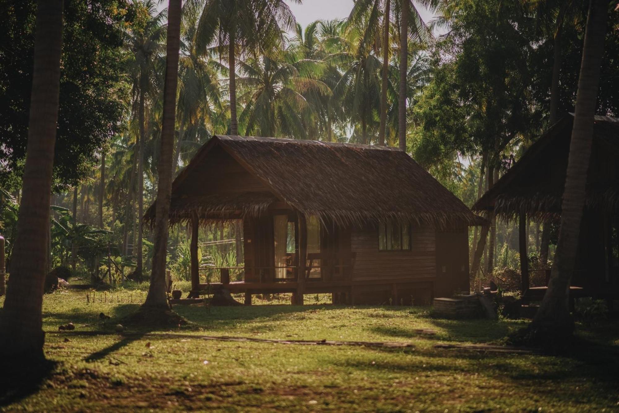 Resort Coco Canopy Boutique