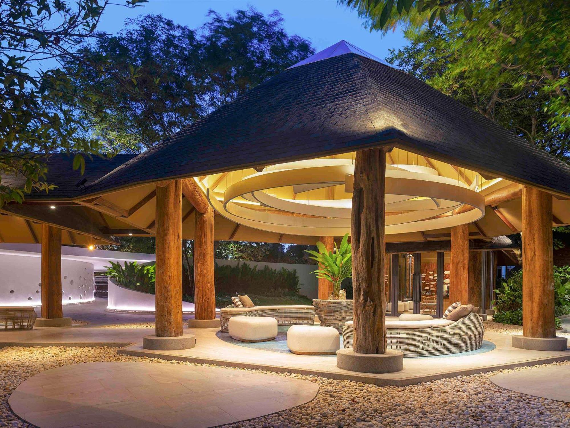 Resort Mercure Rayong Lomtalay & 4*