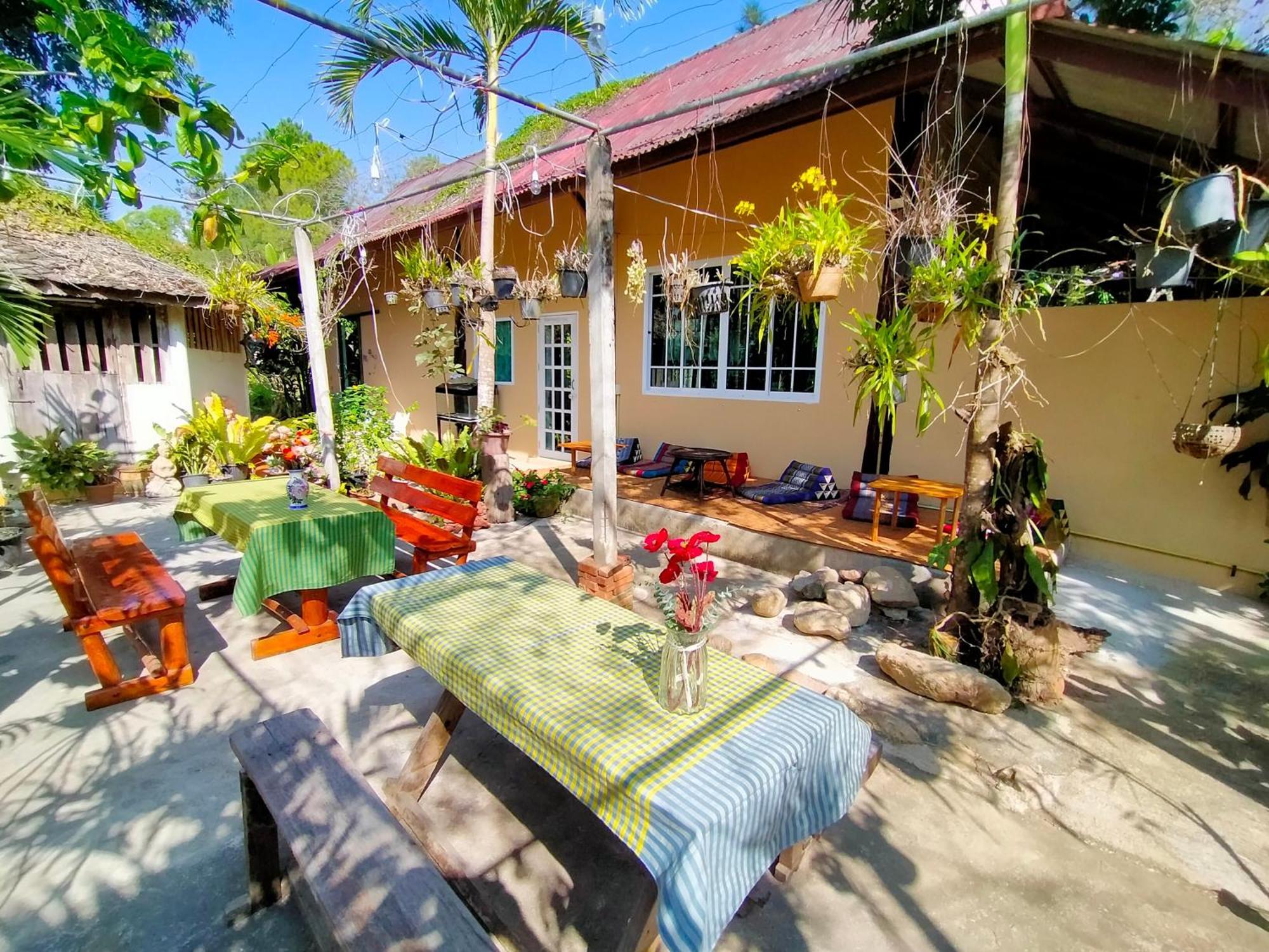 Khoom Kam Kaew 2* Phrao