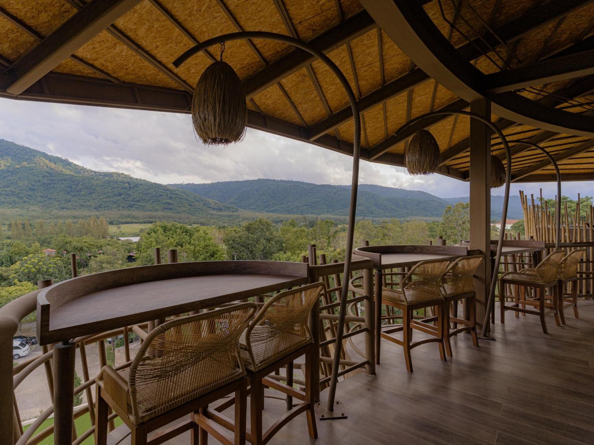 Dusitd2 Khao Yai Hotel Mu Si