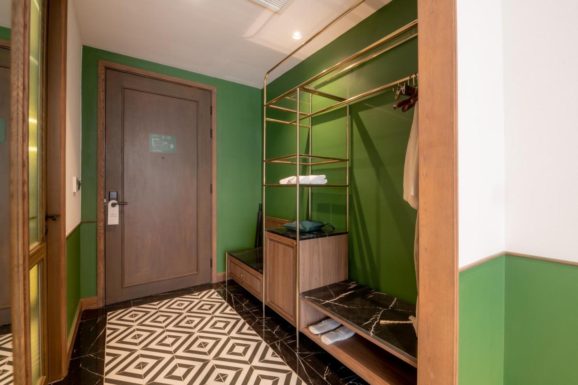 Moco Hotel 4*