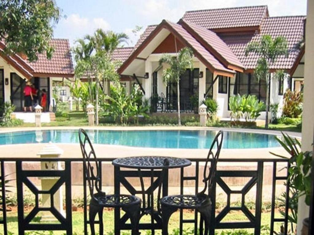 Pang Rujee Resort 3*