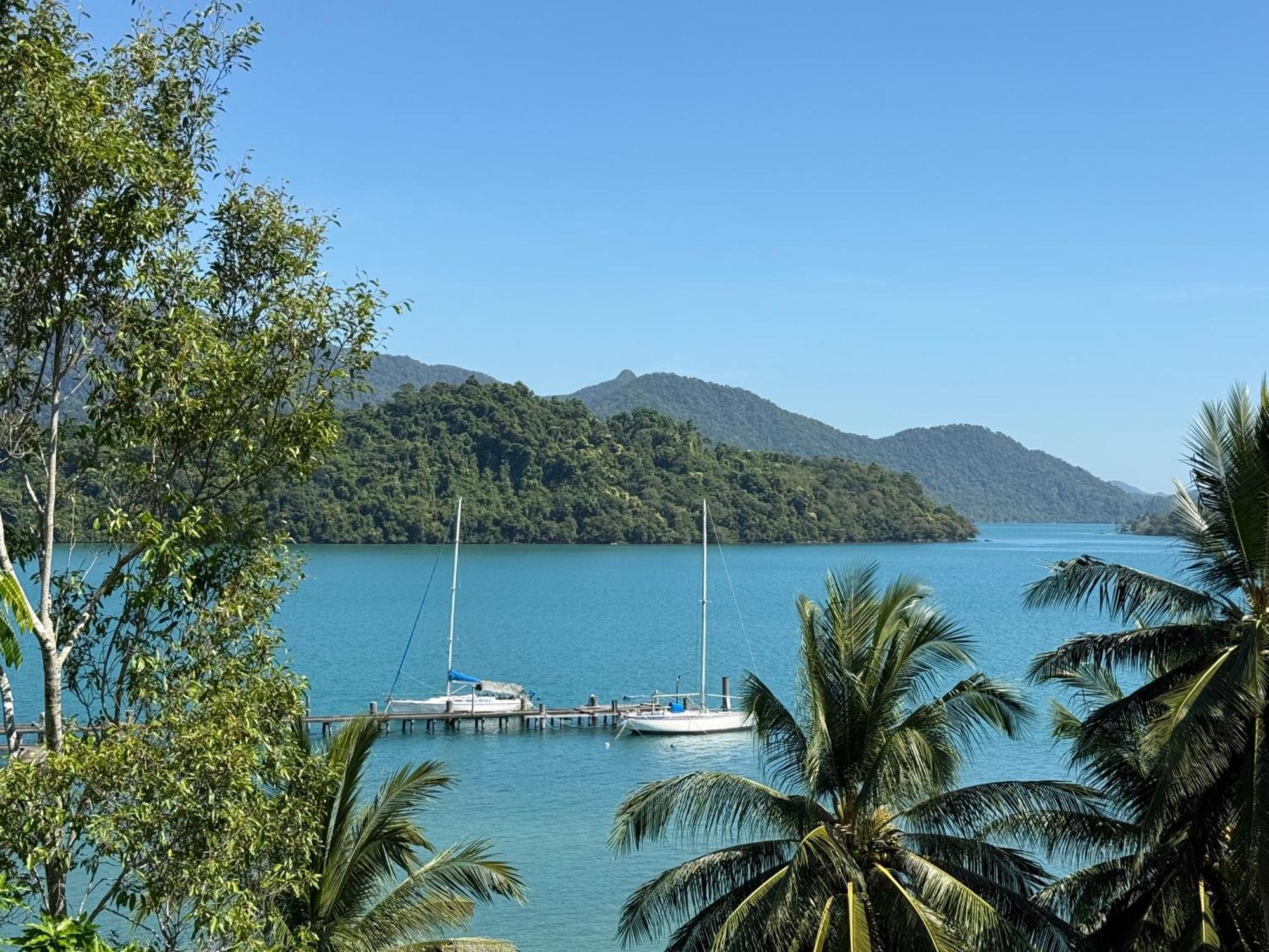 Island View Resort 3*