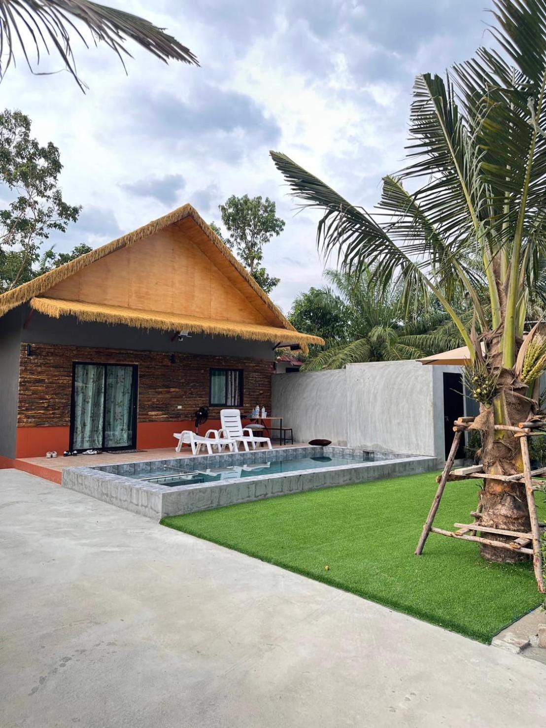 Pinthong Aonang Villa *