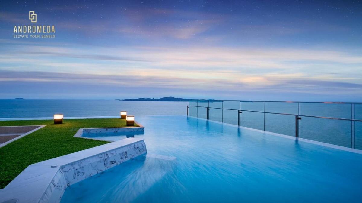 Exclusive High Floor 2 Bed Sea View Luxury * Pattaya