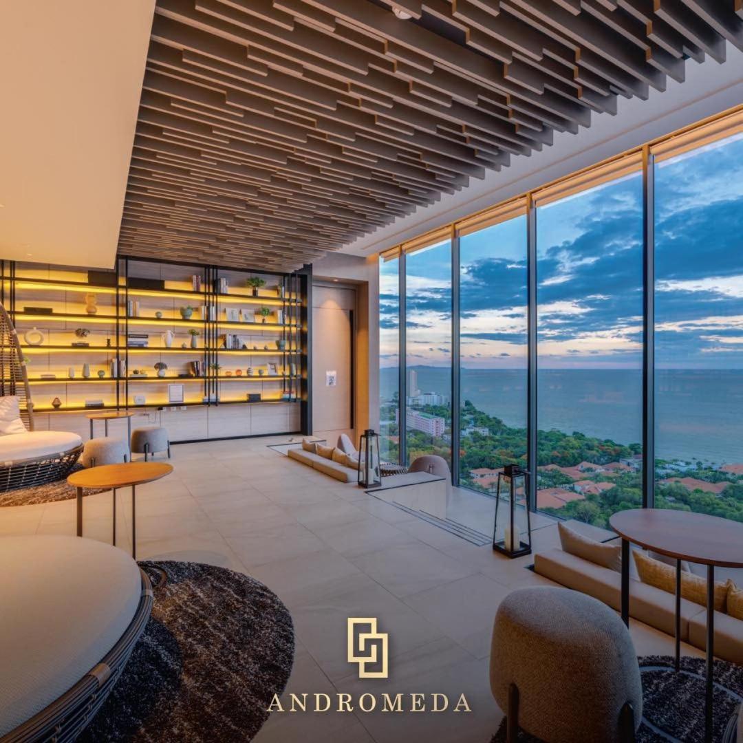 Exclusive High Floor 2 Bed Sea View Luxury * Pattaya